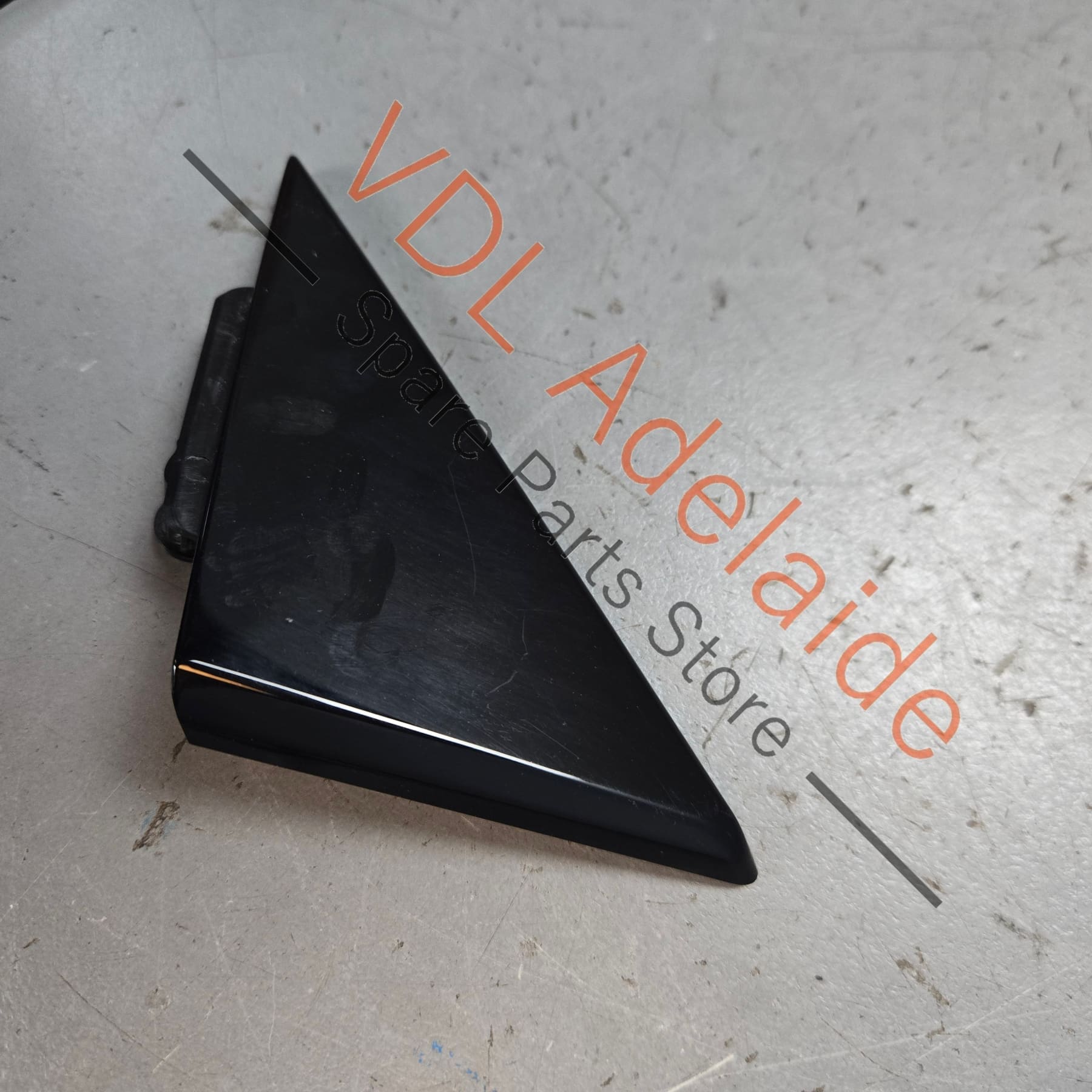 8W6837637    Audi A5 S5 RS5 Front Left Door Gloss Black Corner Trim Moulding 8W6837637A