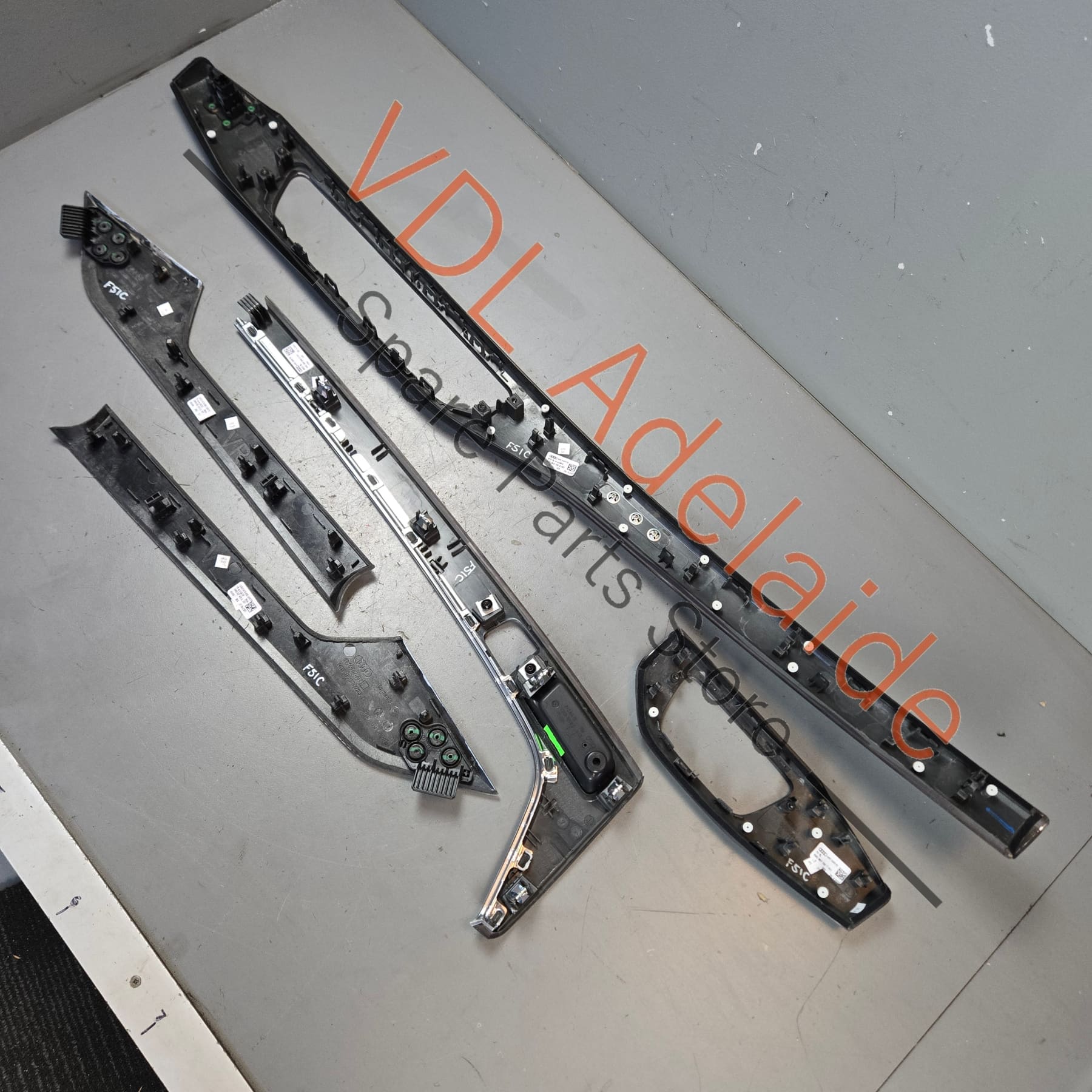 8W2863969G7V7 8W6867410G7V7 8W2853190T7V7  Audi S5 RS5 Set of Carbon Fibre Interior Trim Set Doors and Console 8W2853190T 7V7 8W6867410G 7V7 8W2863969G 7V7