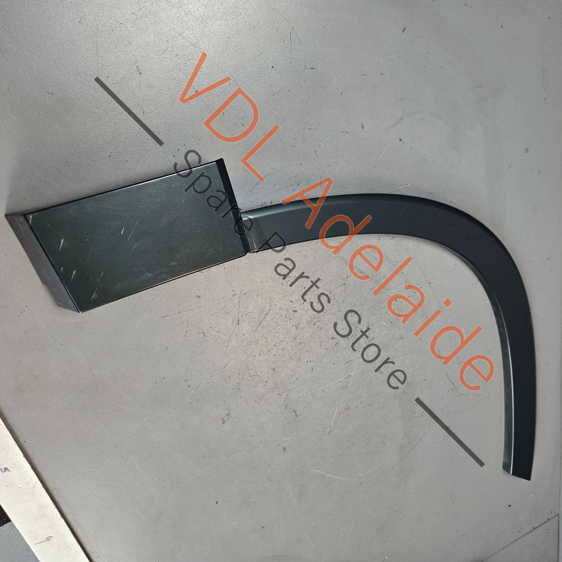 575854820HGRU 575854820H   Cupra Ateca Right Front Fender Wheel Arch Moulding 575854820H GRU 9S / X6T Camouflage Green Metallic