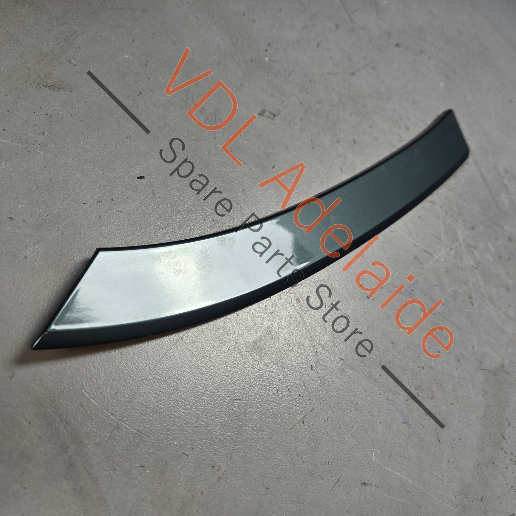 575854989DGRU 575854989D   Cupra Ateca Left Rear Fender Wheel Arch Moulding 575854989D GRU 9S / X6T Camouflage Green Metallic