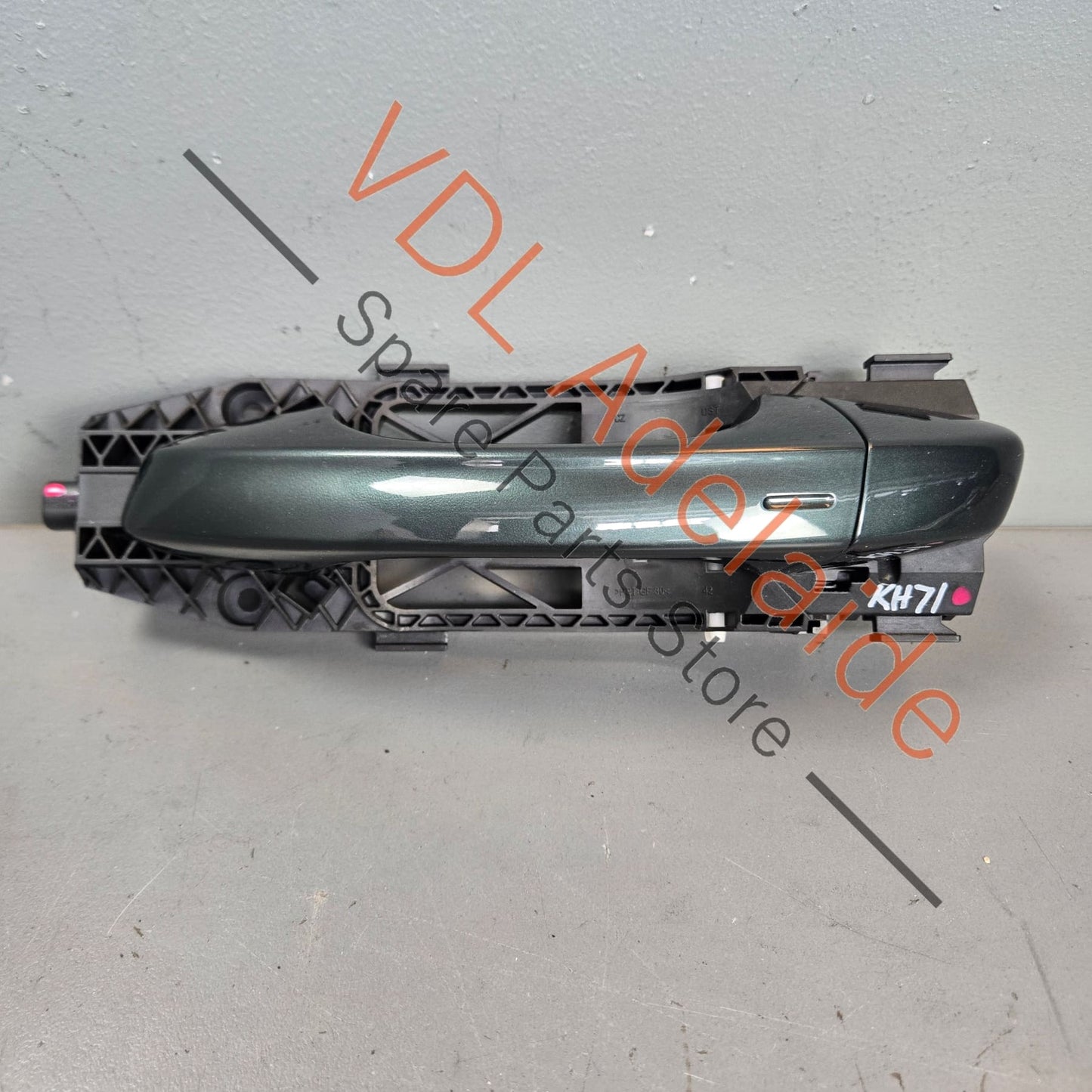 5G0837205RGRU 5G0837205R 5N0839885H  Cupra Ateca Left Front Exterior Door Handle for keyless entry 5G0837205R GRU 5N0839885H