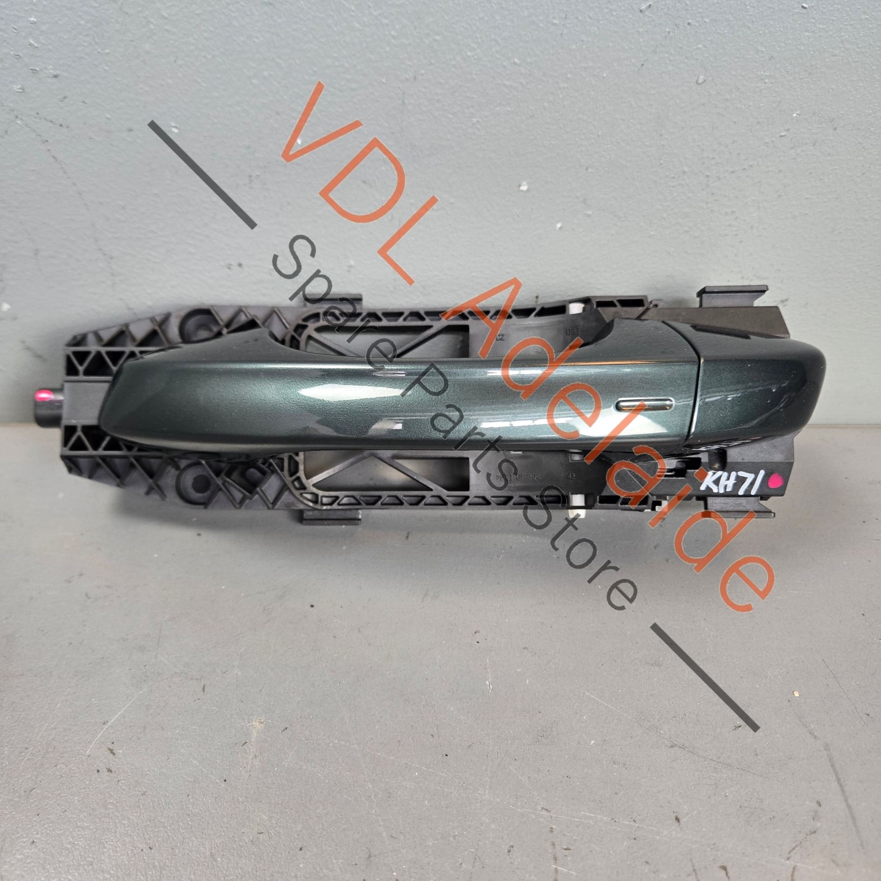 5G0837205RGRU 5G0837205R 5N0839885H  Cupra Ateca Left Front Exterior Door Handle for keyless entry 5G0837205R GRU 5N0839885H