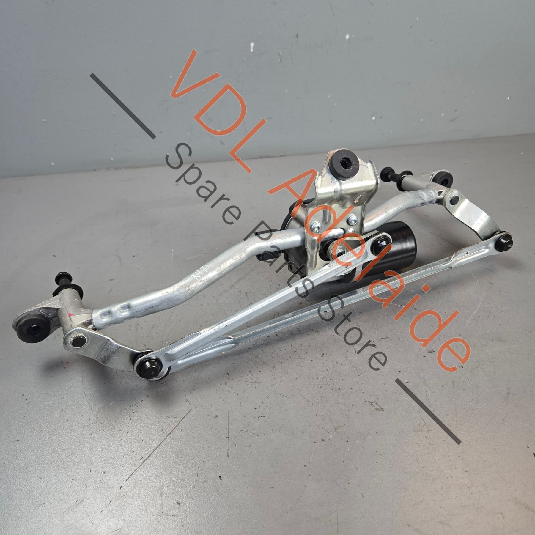577955113A 577955023B   Cupra Ateca Front Windscreen Wiper Motor & Linkages 577955113A 577955023B