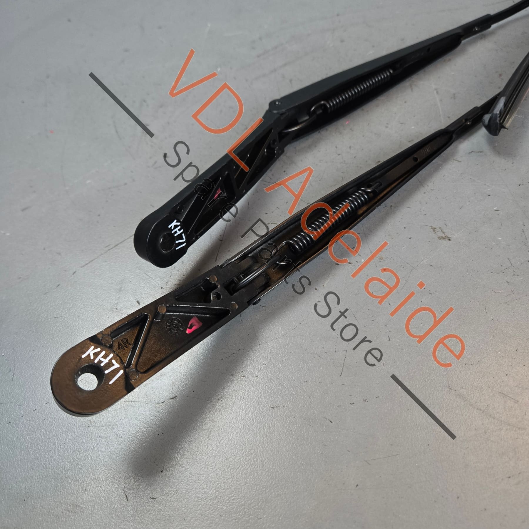 577955410A 577955409B   Cupra Ateca Windscreen Wiper Arms Left & Right Pair 577998002C 577955409B 577955410A