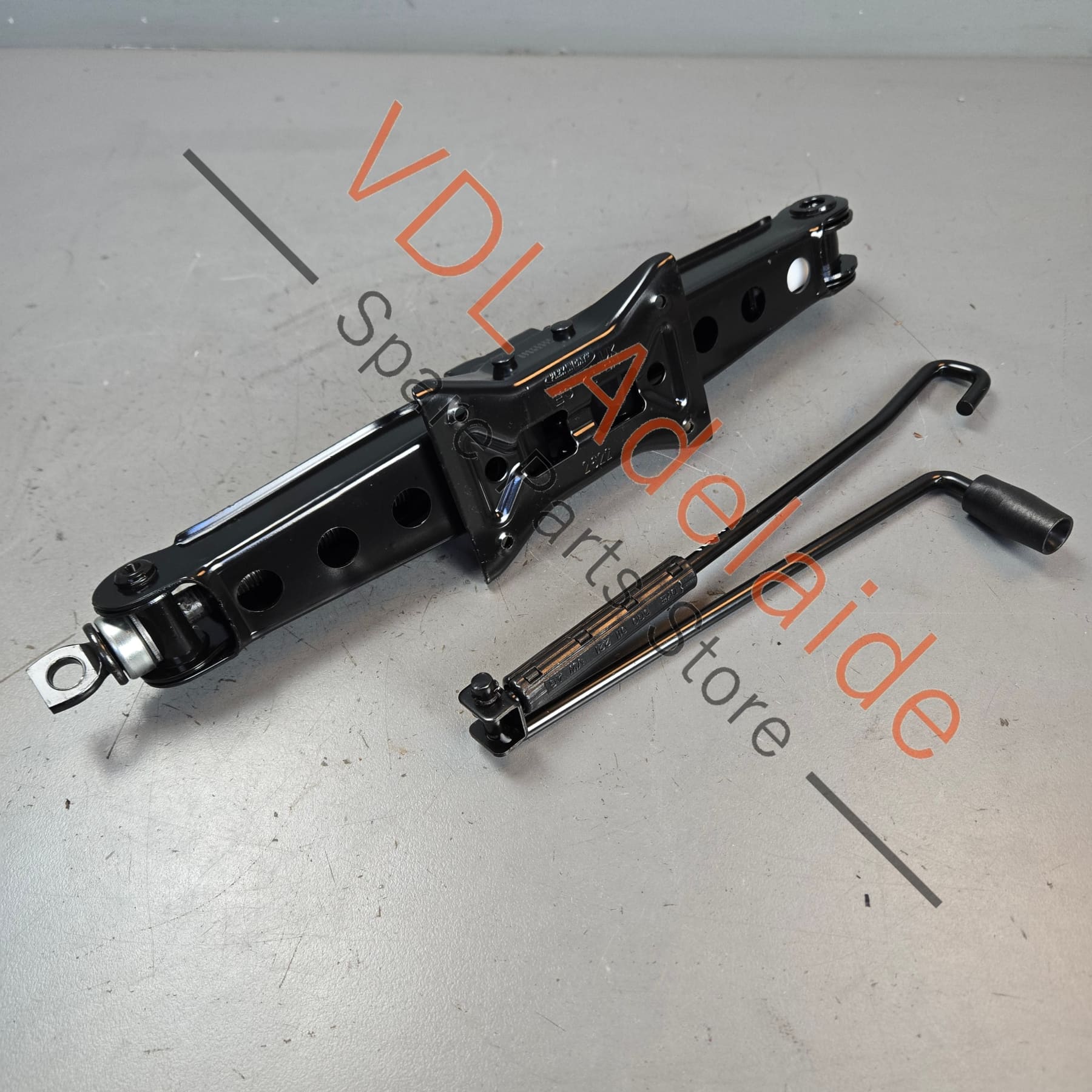 2Q0011031B    Audi Q2 Cupra Ateca Jack & Spanner 2Q0011031B 5Q0011221