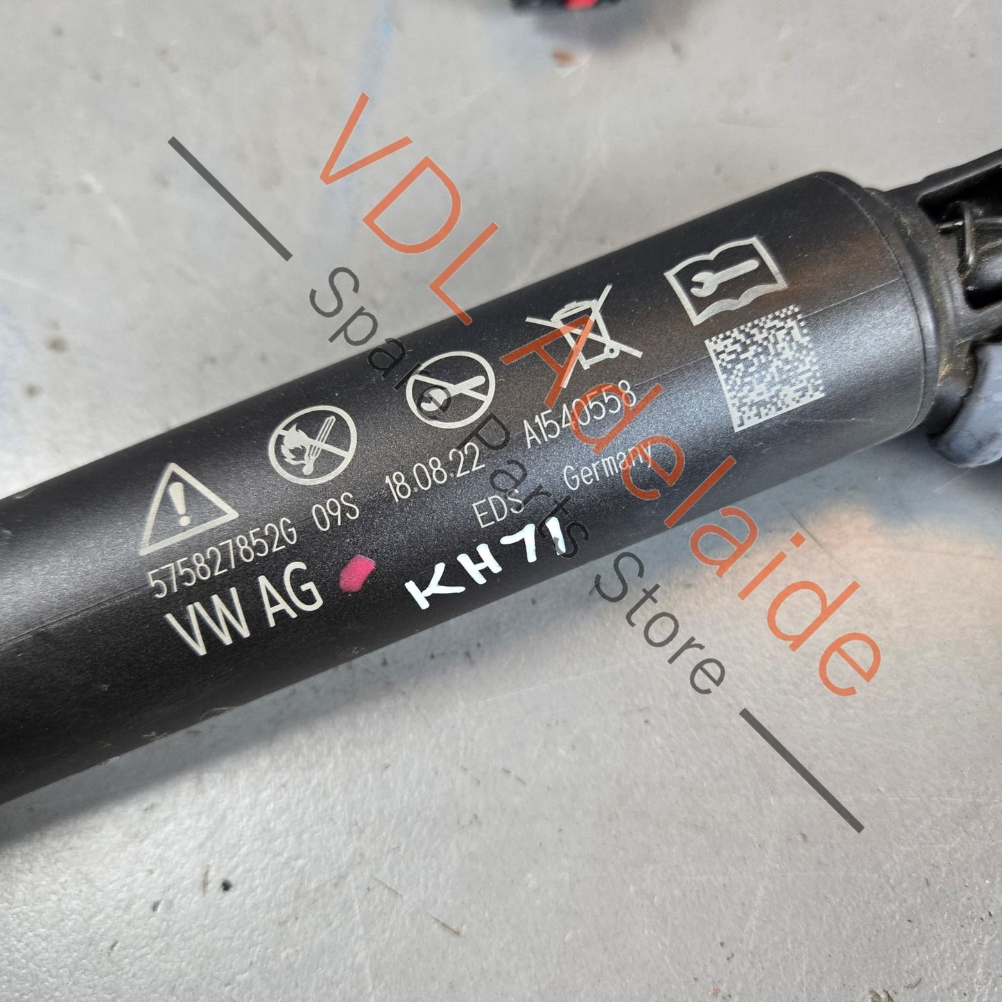 575827852G    Genuine Cupra Ateca Automatic Opening Tailgate Motor Boot Hatch Electric Lift Strut Right 575827852G