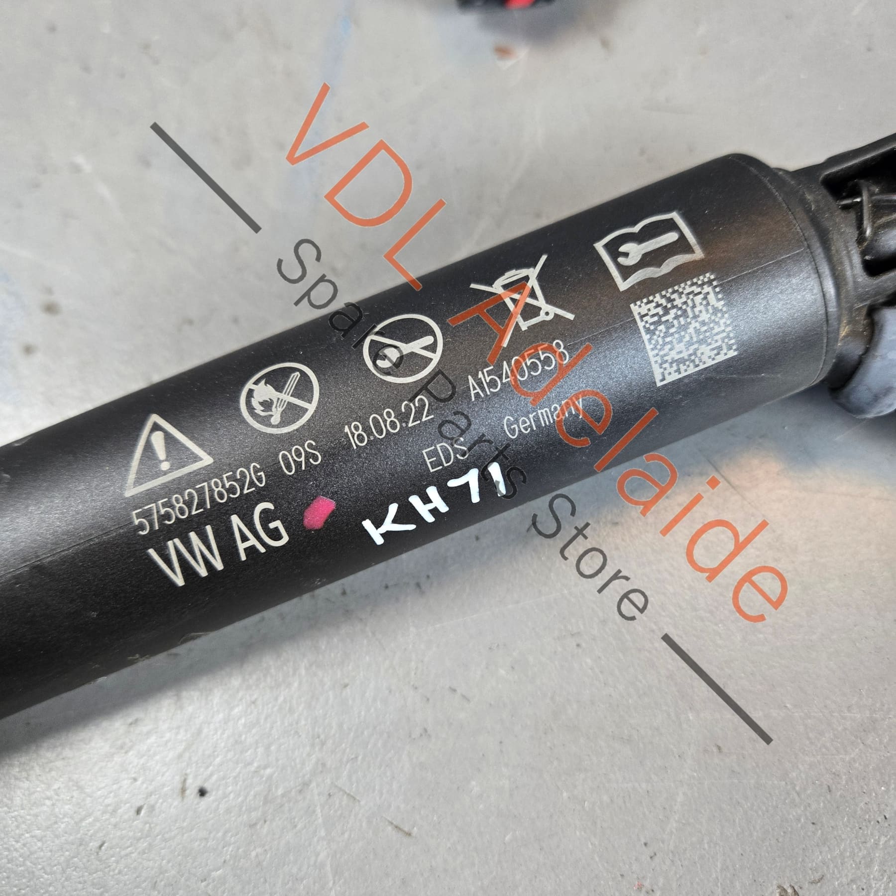 575827852G    Genuine Cupra Ateca Automatic Opening Tailgate Motor Boot Hatch Electric Lift Strut Right 575827852G