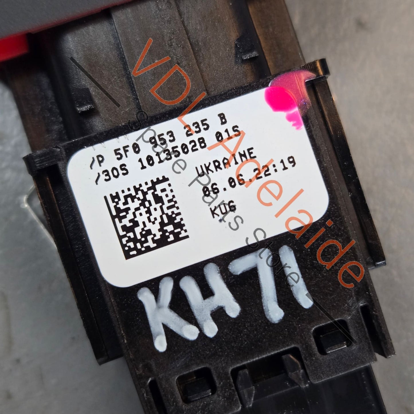 5F0953235B    Cupra Ateca Hazard Switch 3F0953235B
