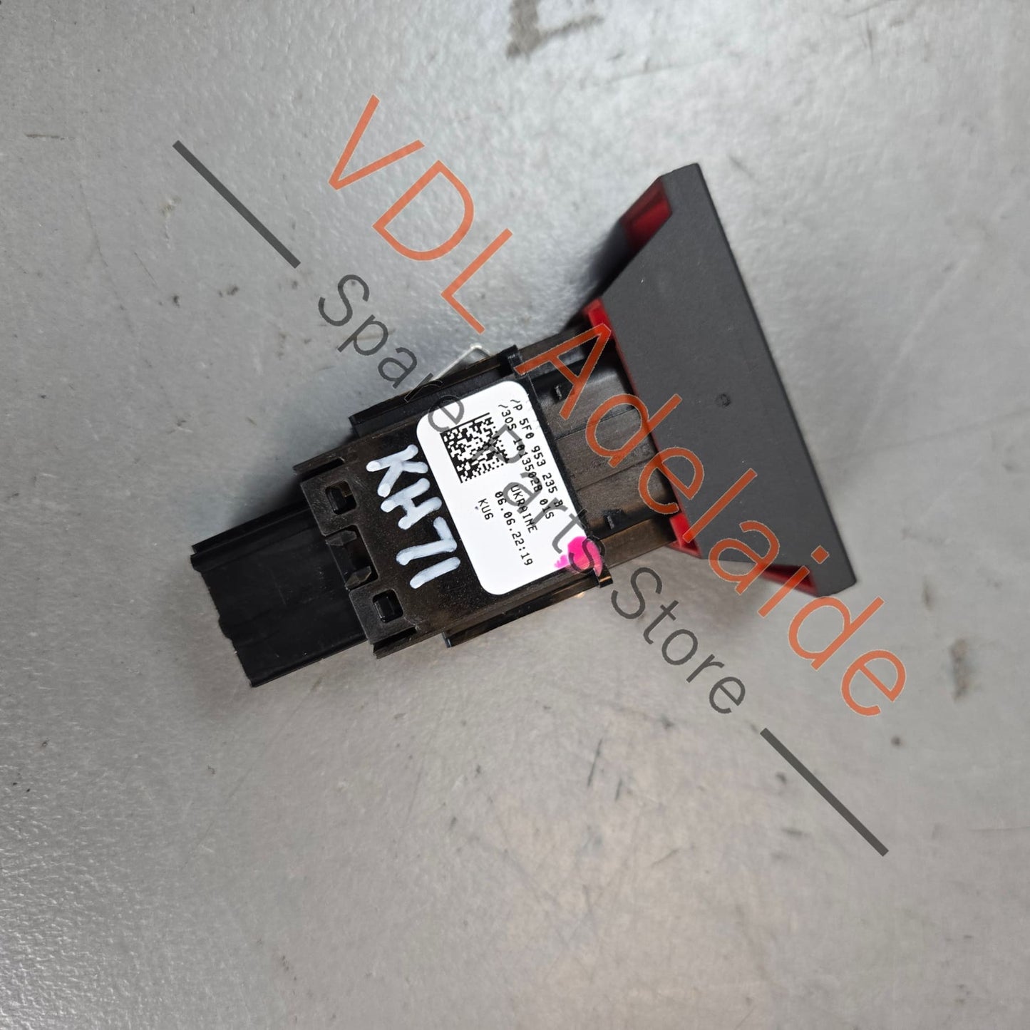5F0953235B    Cupra Ateca Hazard Switch 3F0953235B