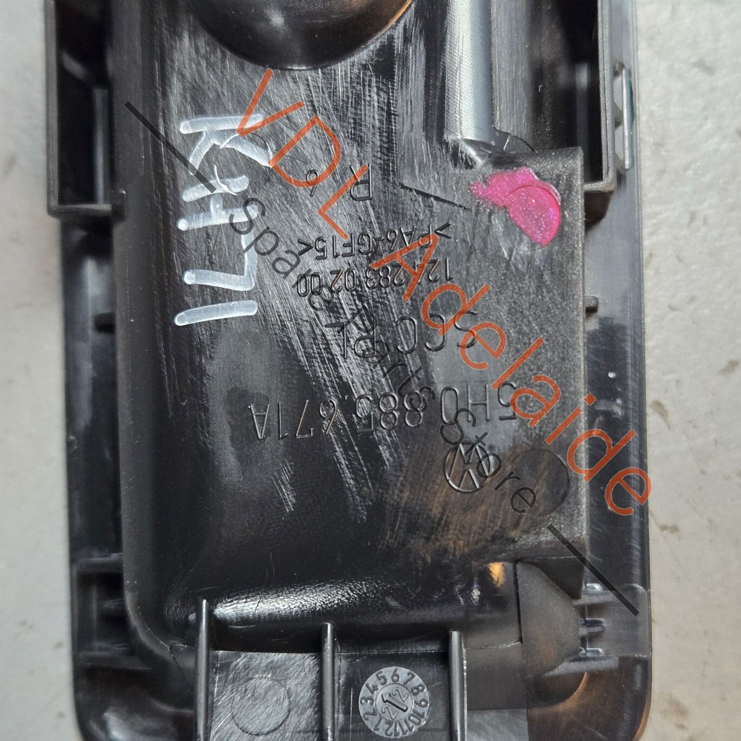 5H0885672 575885592C   VW Cupra Ateca Rear Seat Remote Release Handle Flip Fold Down Right 575885592C