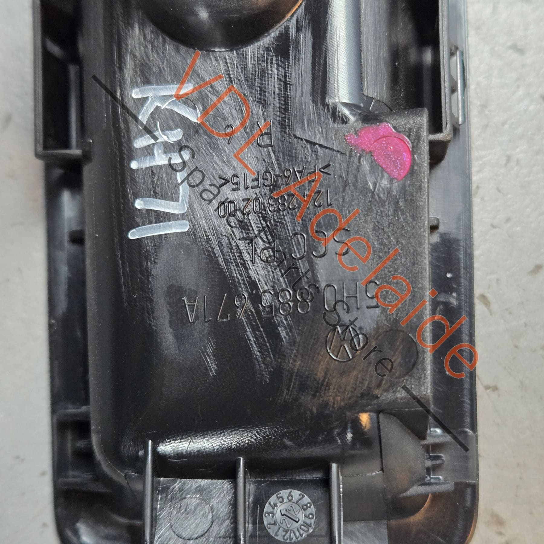 5H0885672 575885592C   VW Cupra Ateca Rear Seat Remote Release Handle Flip Fold Down Right 575885592C