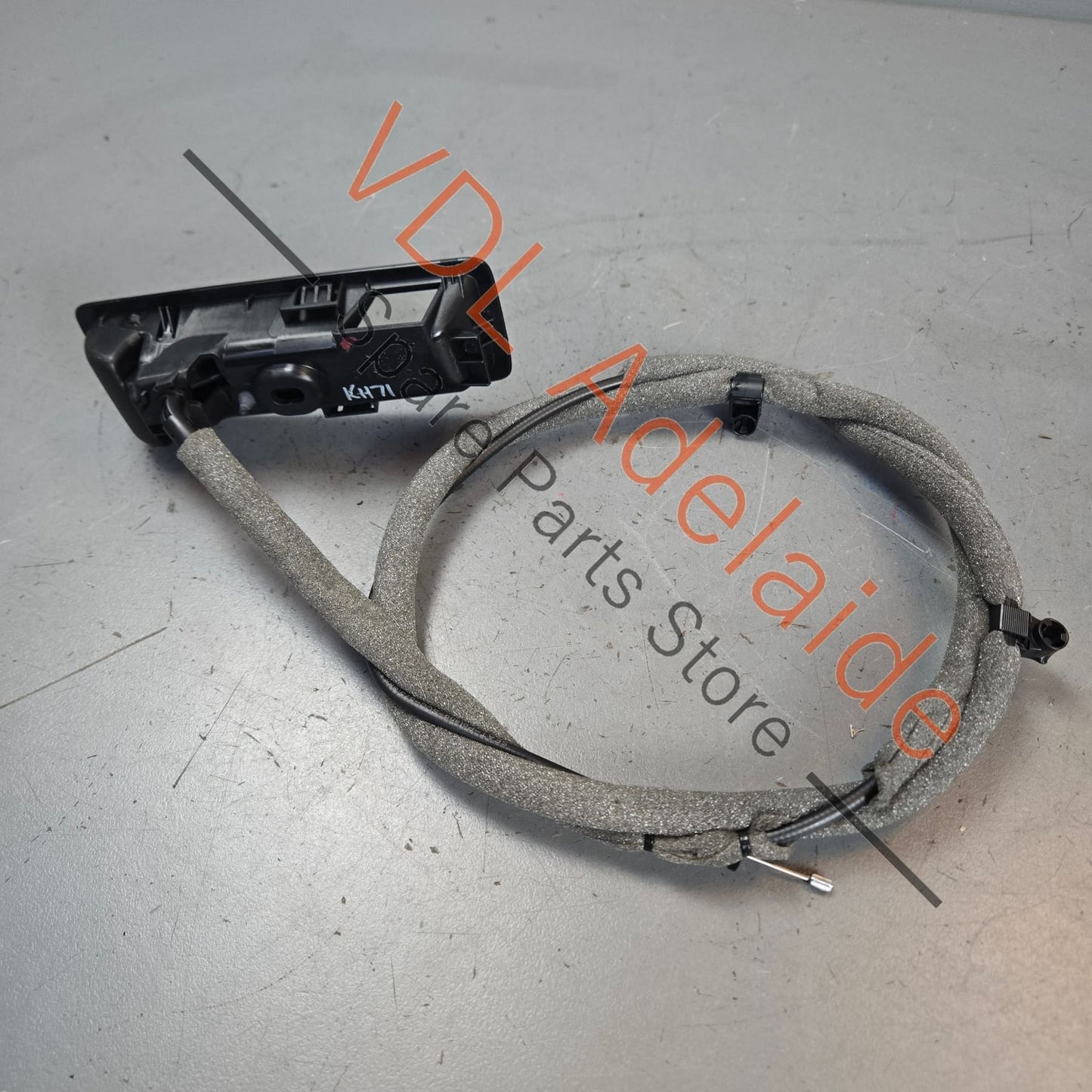 5H0885672 575885592C   VW Cupra Ateca Rear Seat Remote Release Handle Flip Fold Down Right 575885592C