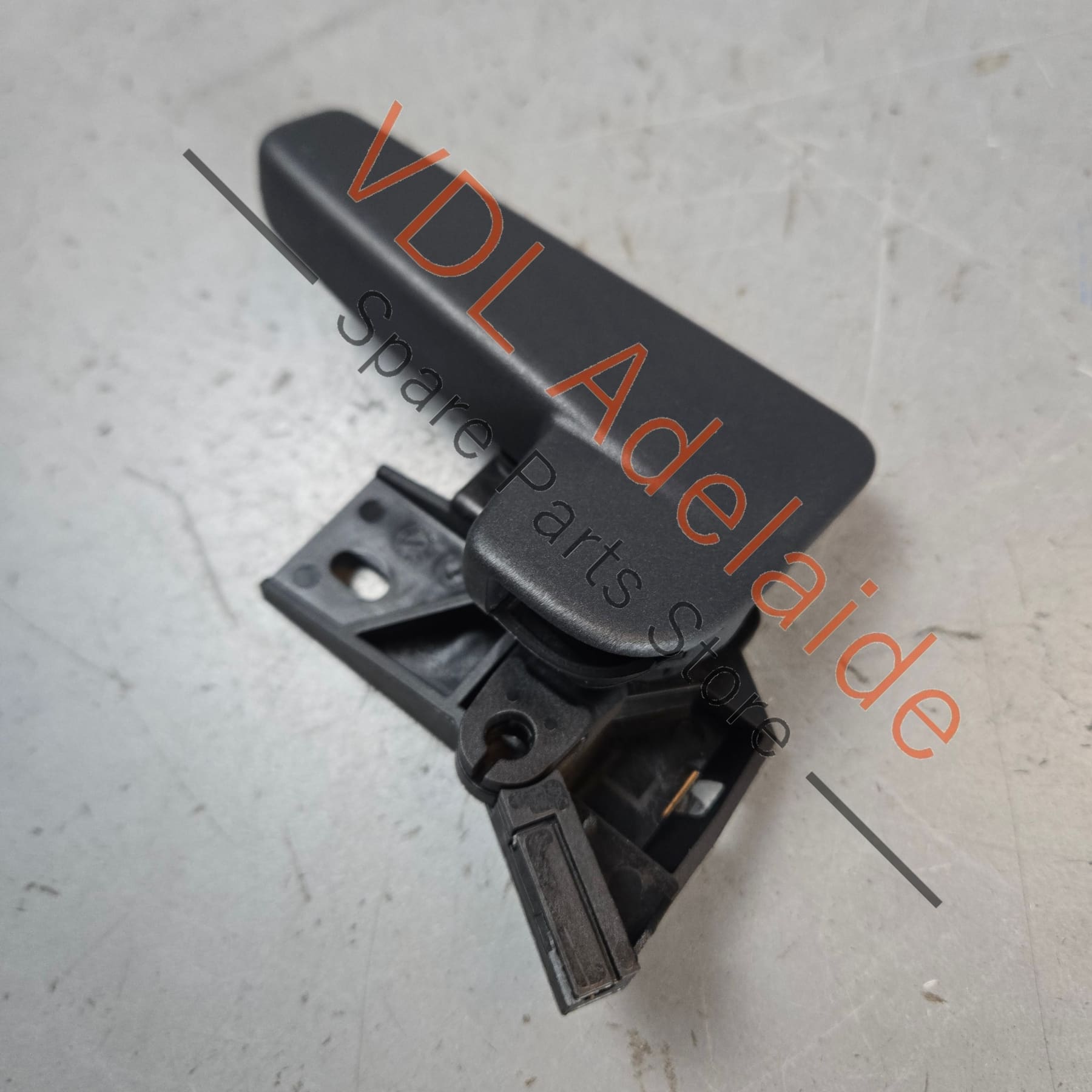 517823633B 3G0823533   Cupra Ateca Bonnet Lock Release Handle Interior 3G0823533 517823633B