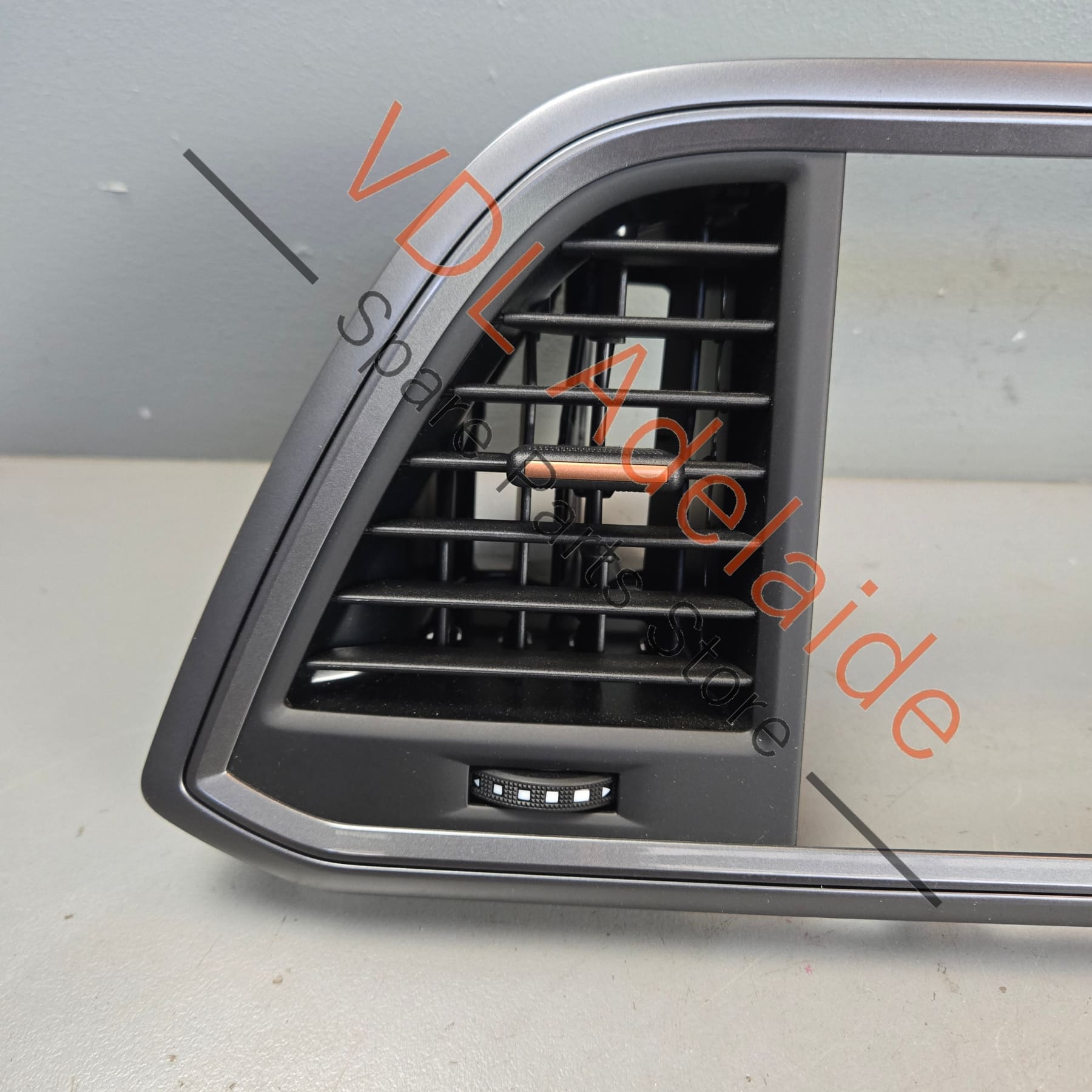 577820951A 577820951AZKY   Cupra Ateca Centre Dashboard Air Vent & Cover Trim Interior 577820951A  ZKY