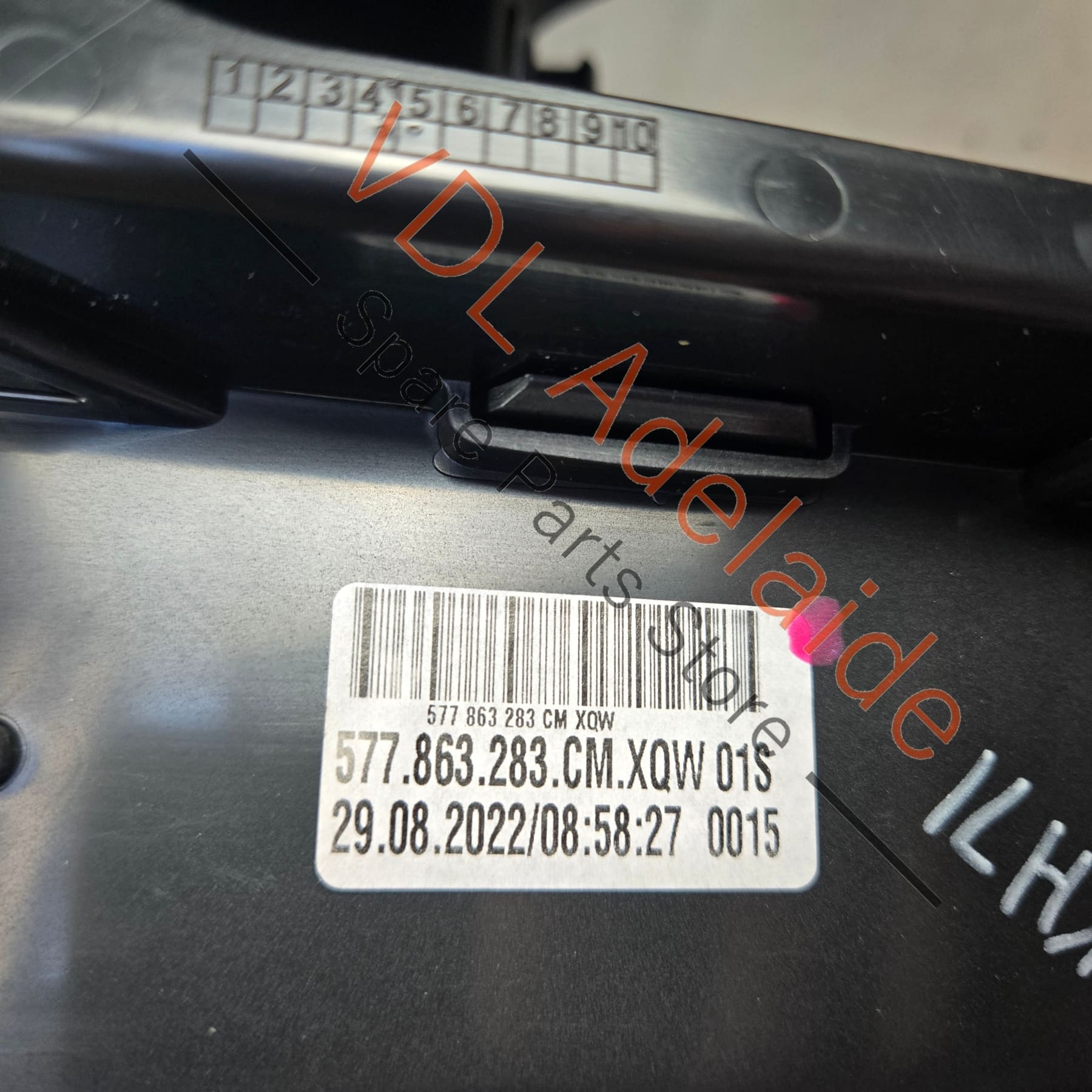 577863350B 577863283CM   Cupra Ateca Centre Console Shifter Surround Trim Silver 577863283CM 577863350B 577863279 9DG