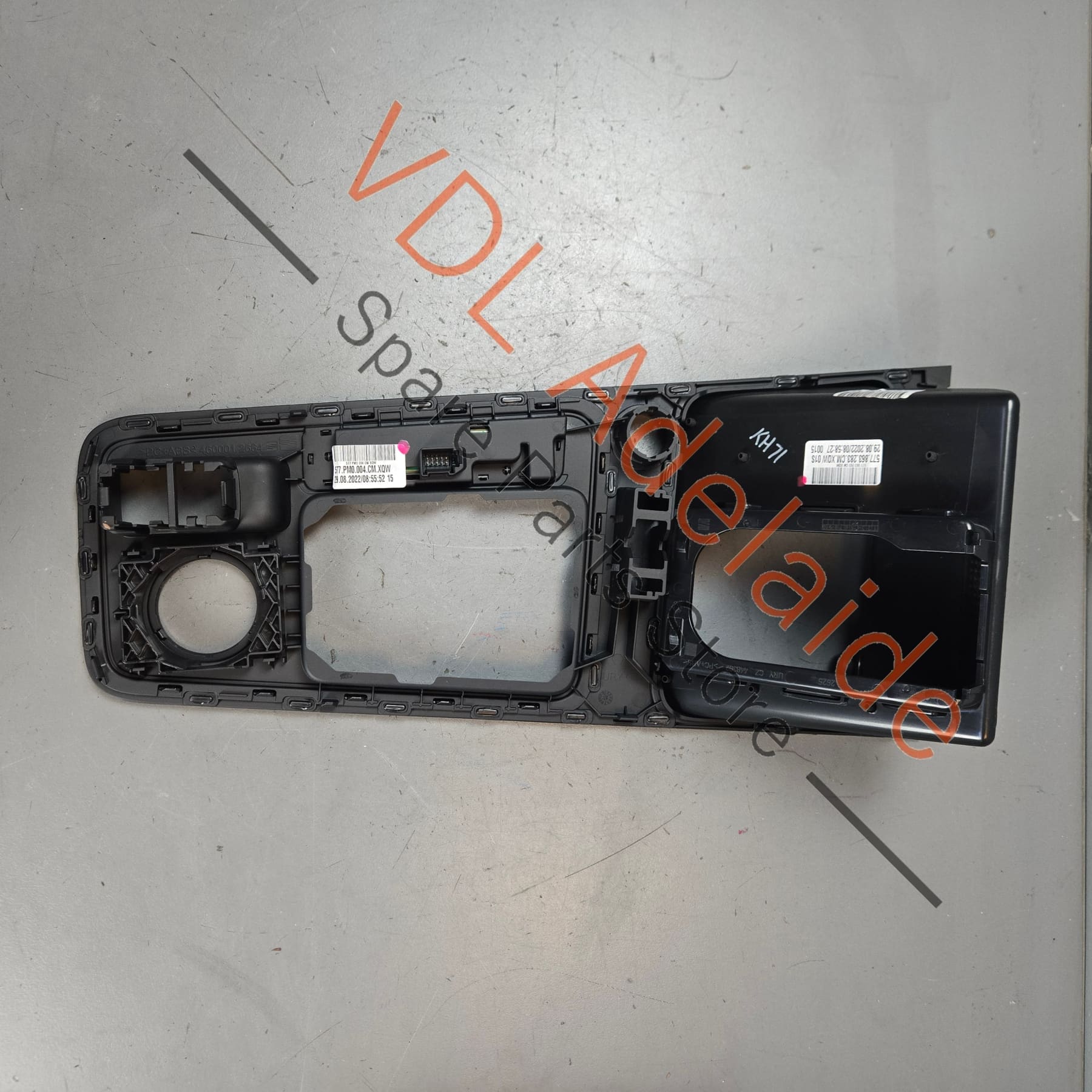 577863350B 577863283CM   Cupra Ateca Centre Console Shifter Surround Trim Silver 577863283CM 577863350B 577863279 9DG