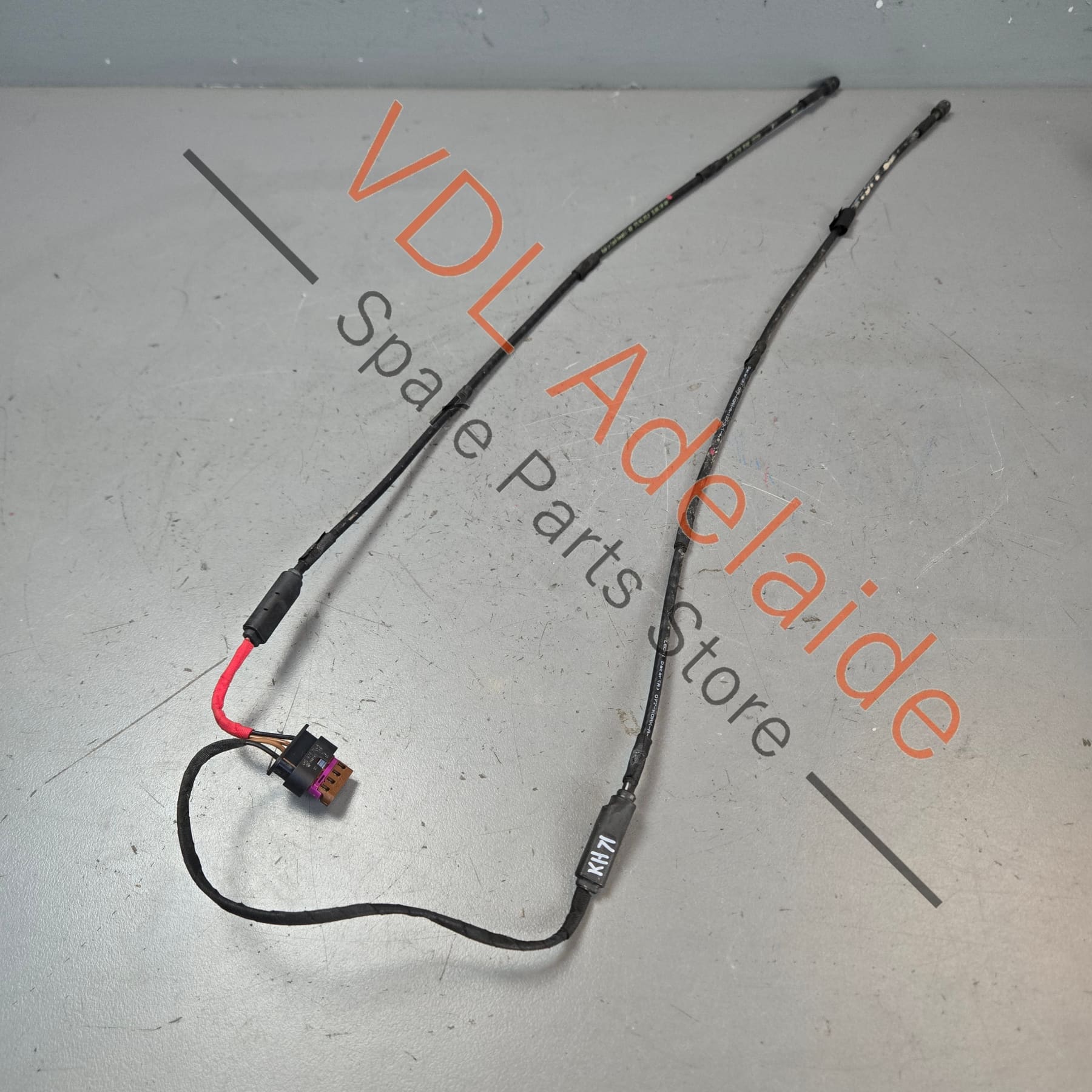 575962253B    Cupra Ateca Keyless Entry Remote Boot Opening Sensor 575962253B Rear Bumper