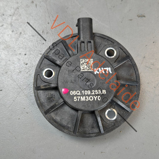 06Q109259B    Audi VW Camshaft Magnet Solenoid 06Q109259B