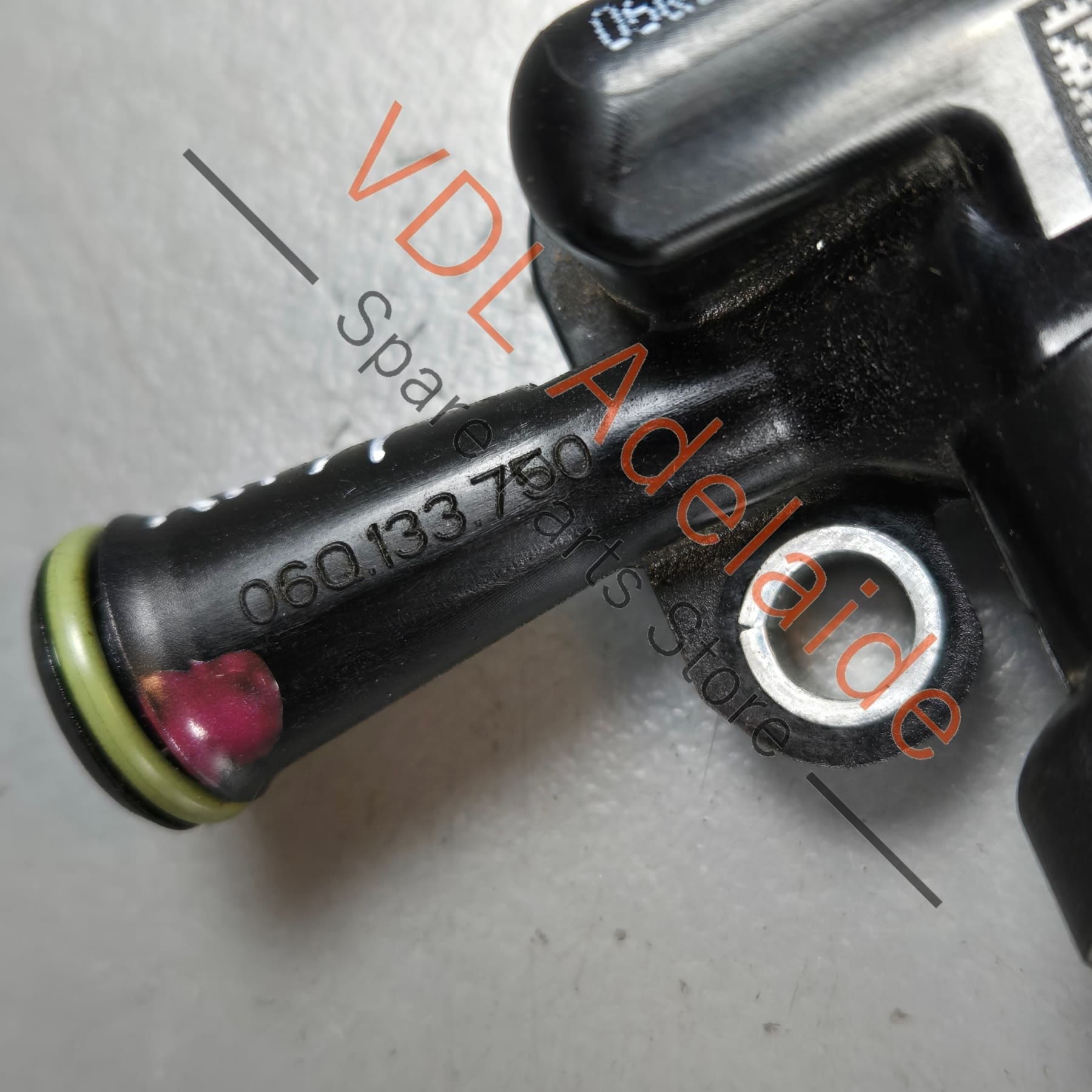 06Q103213 06Q133750   Audi S3 8Y VW Golf R MK8 PCV Oil Breather Hose with Suction Pump 06Q103213 06Q133750