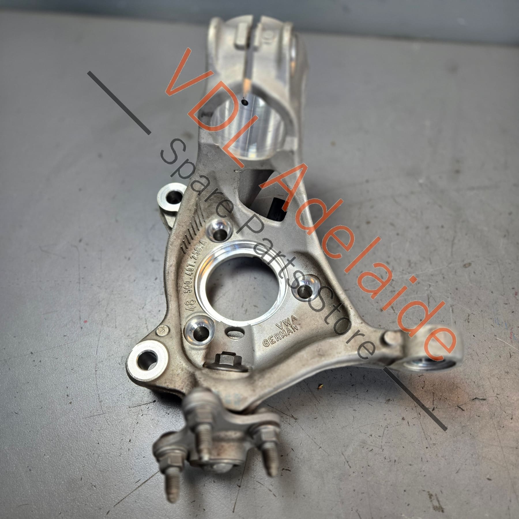 5QD407254F 5Q0407254C 5Q0407254A 5Q0407258A Golf MK8 Passat Cupra Ateca Front Right Hub Knuckle Wheel Bearing Housing 5QD407254F 5Q0407254C 5Q0407254A