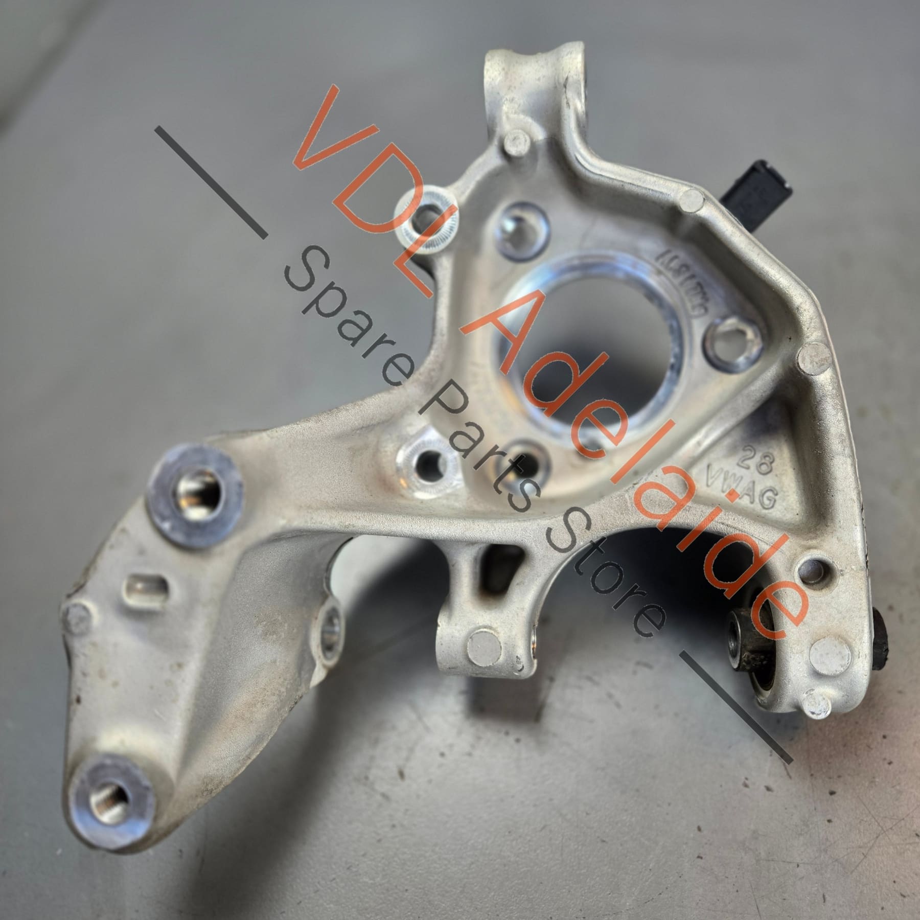 
5Q3505435B    Cupra Ateca Audi TT Rear Right Suspension Hub Bearing Housing Knuckle 5Q3505436B