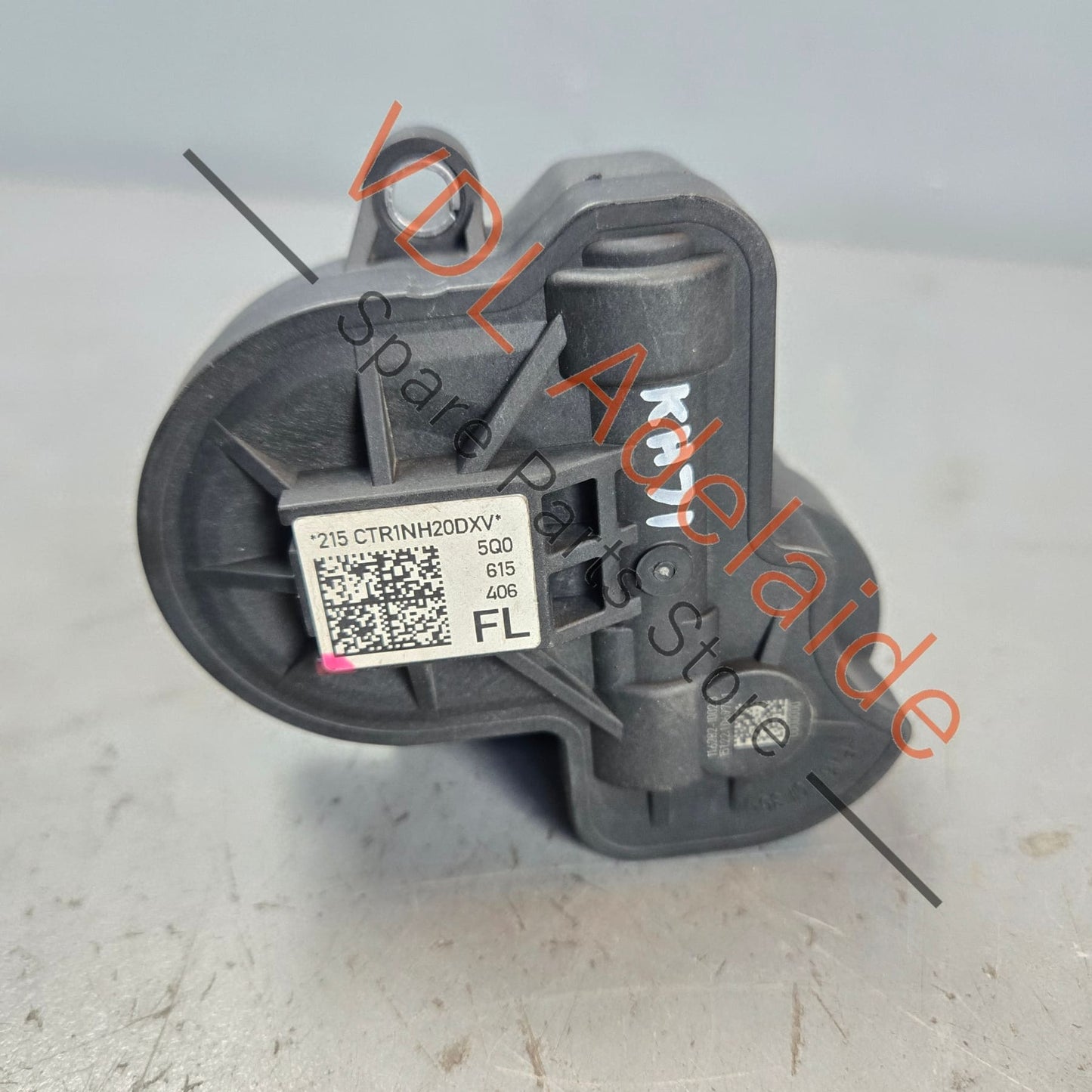 3Q0998281A 5Q0615406   VW Audi Cupra Rear Electric Park Brake Servo Motor 3Q0998281A Right 5Q0615406