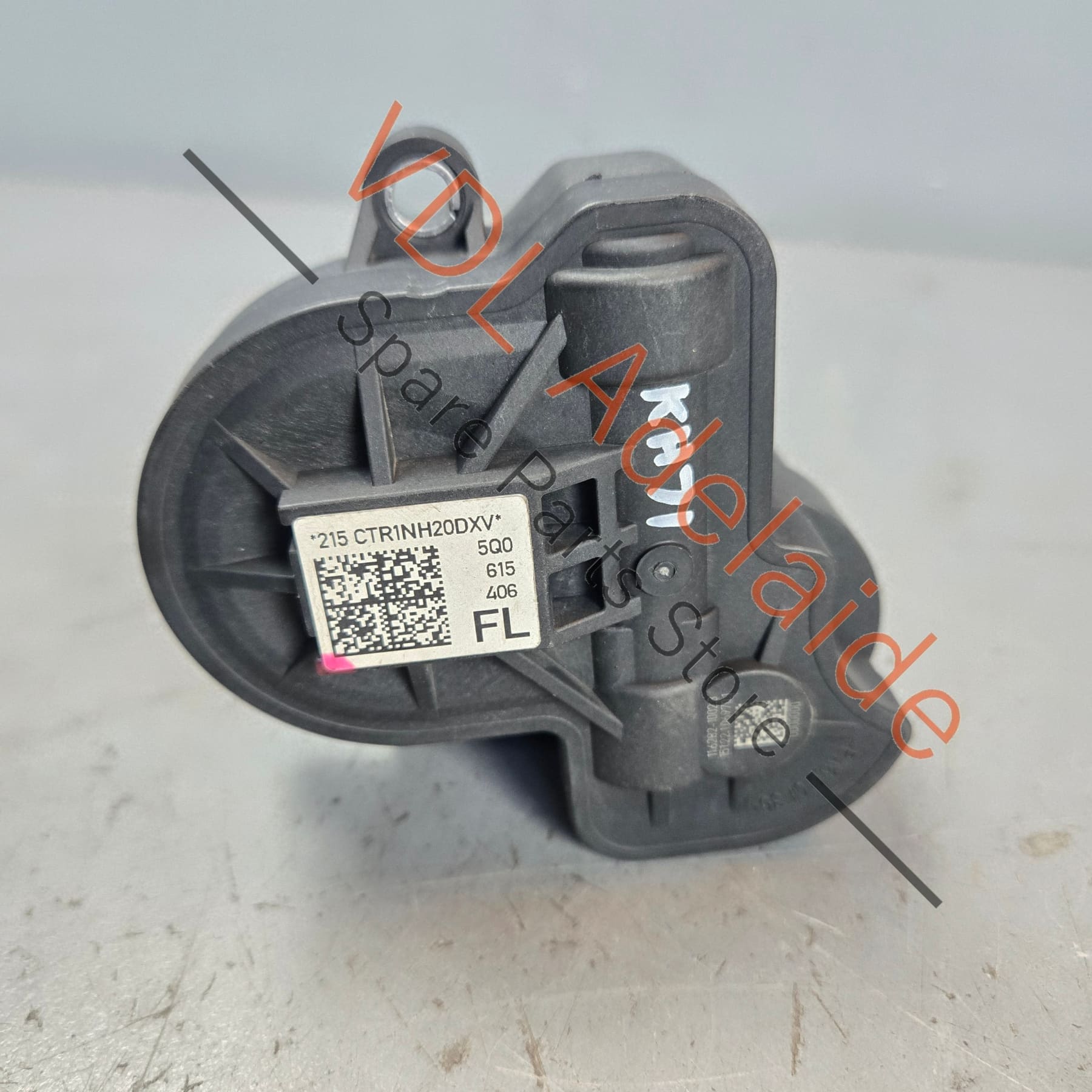 3Q0998281A 5Q0615406   VW Audi Cupra Rear Electric Park Brake Servo Motor 3Q0998281A Right 5Q0615406
