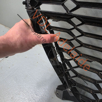 4K8853651FT94 4K8853651F   Genuine Audi RS7 4K Front Grille Black Glossy 4K8853651F T94 **some damage**