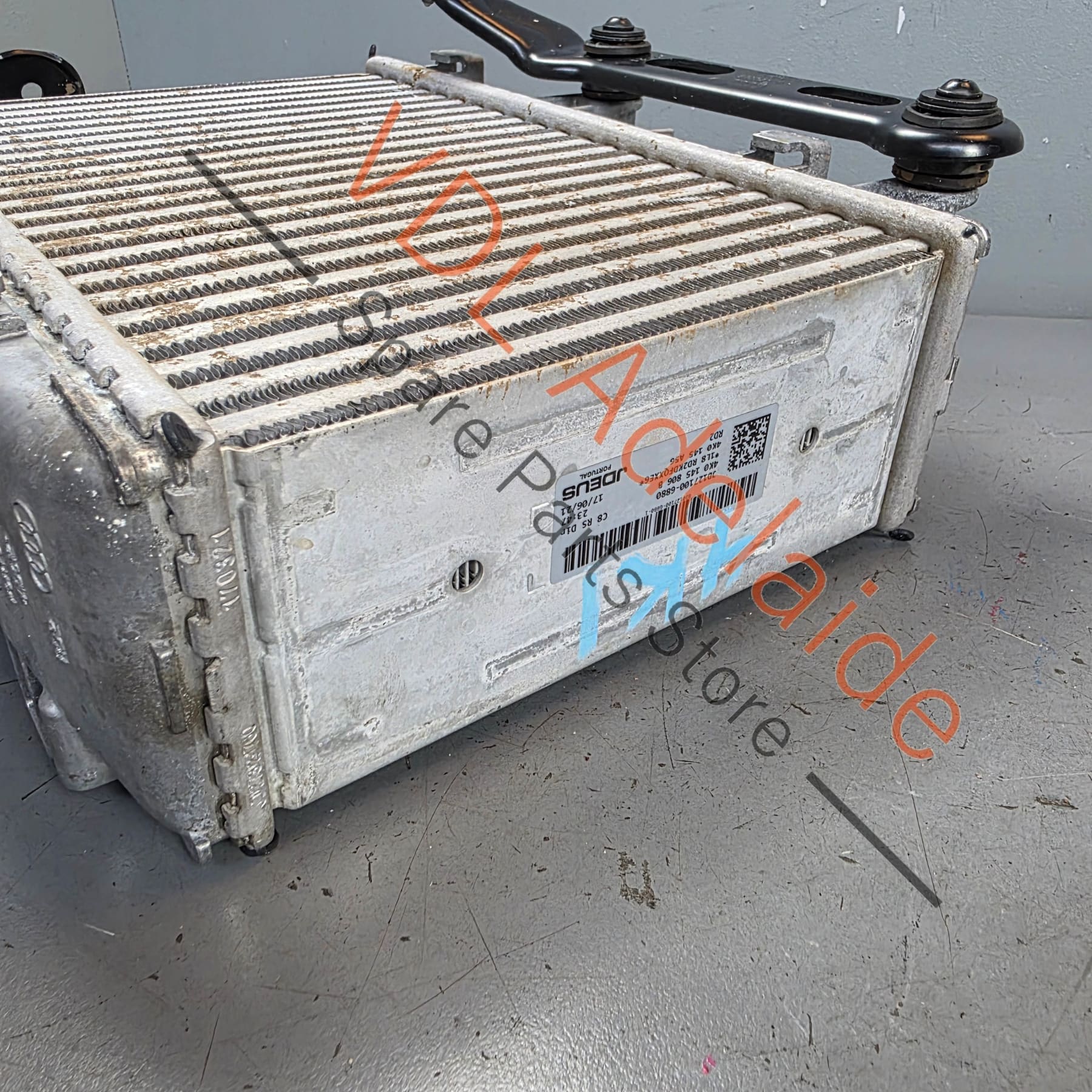4K0145806B    Audi RS6 C8 RS7 4K Right Side Intercooler 4K0145806B