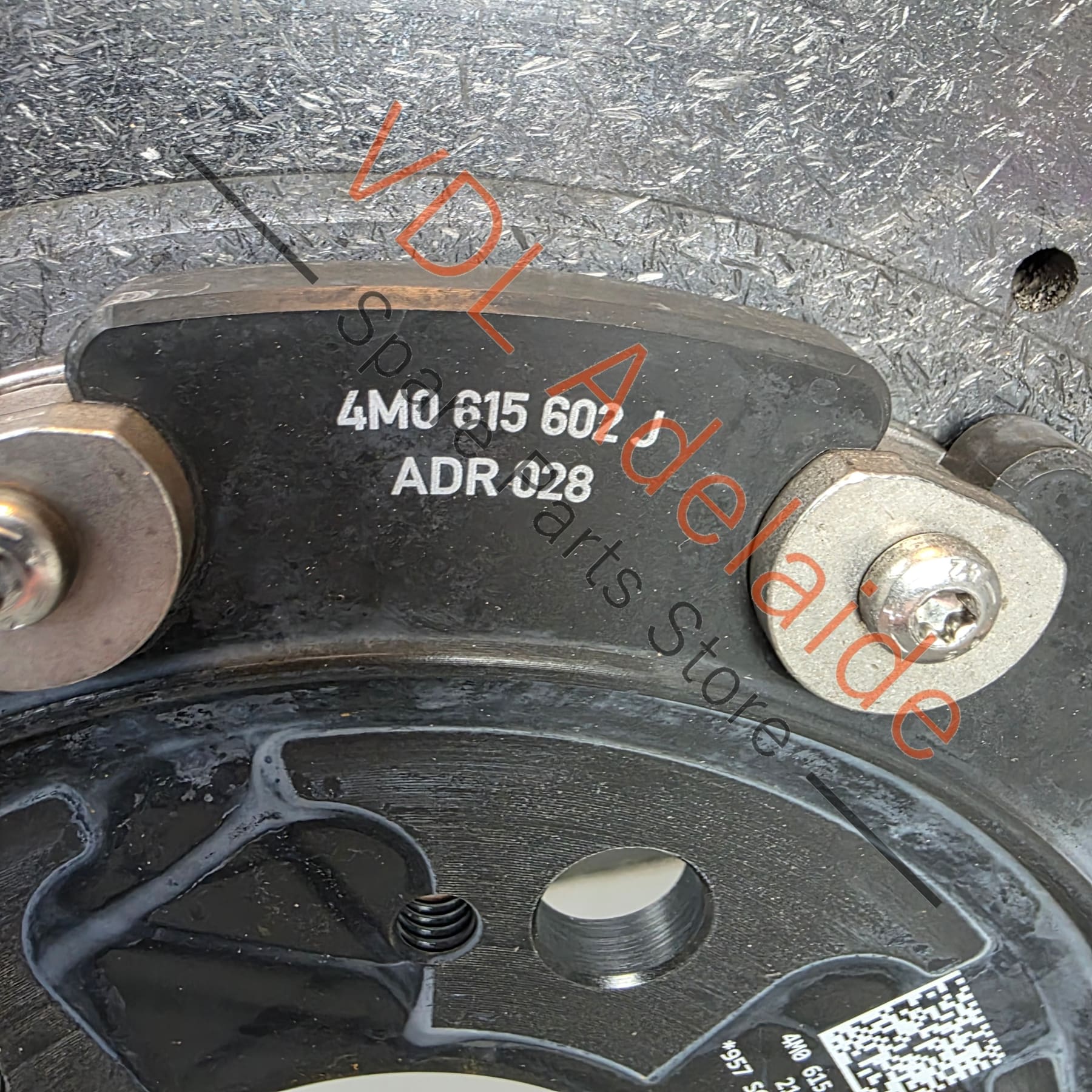 4M0615602J    Audi RS6 RS7 RS8 Carbon Ceramic Rear Right Brake Disc Rotor 370mm x 30mm 4M0615602J