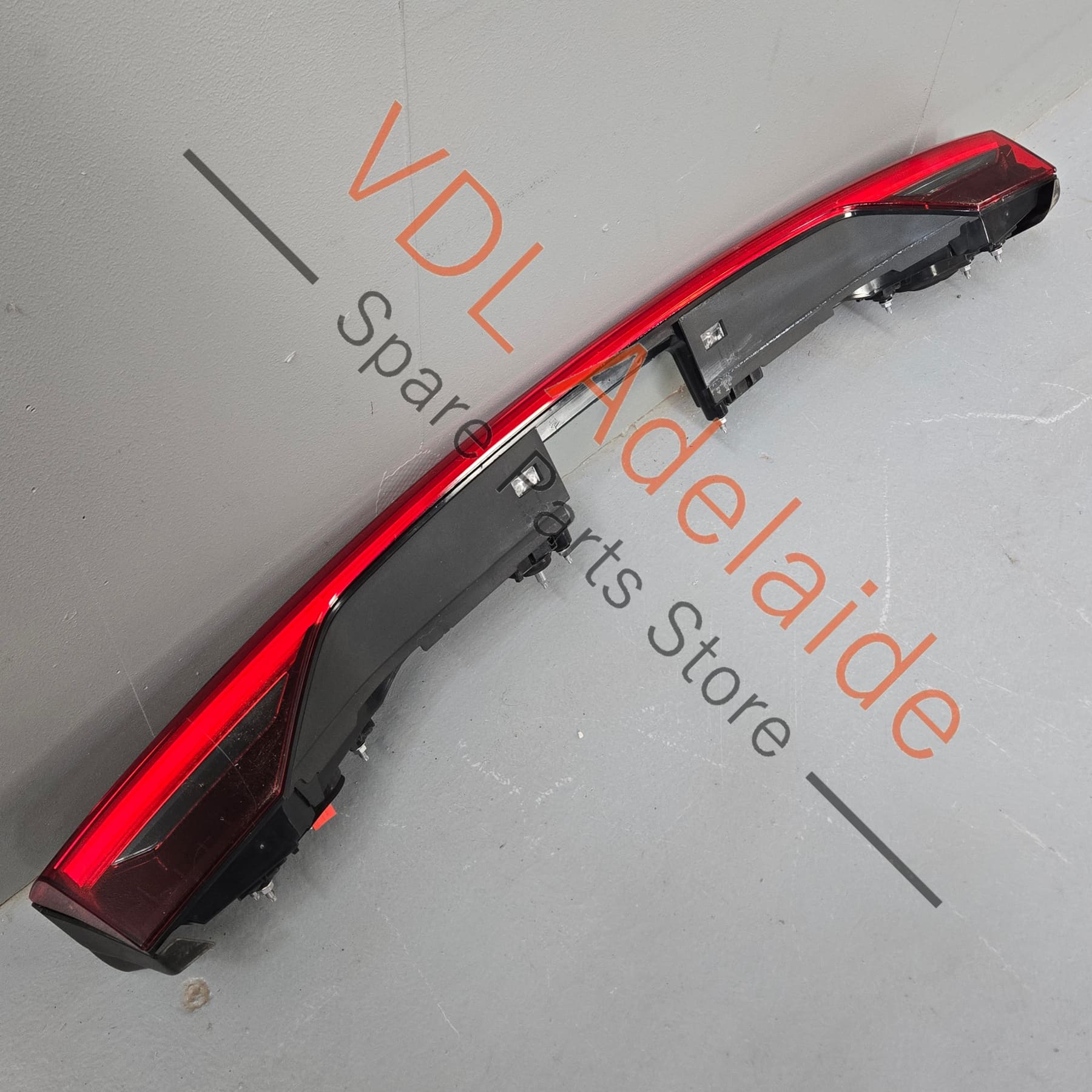 4K8945095B    Audi A7 S7 RS7 LED Rear Middle Brake Light 4K8945095B