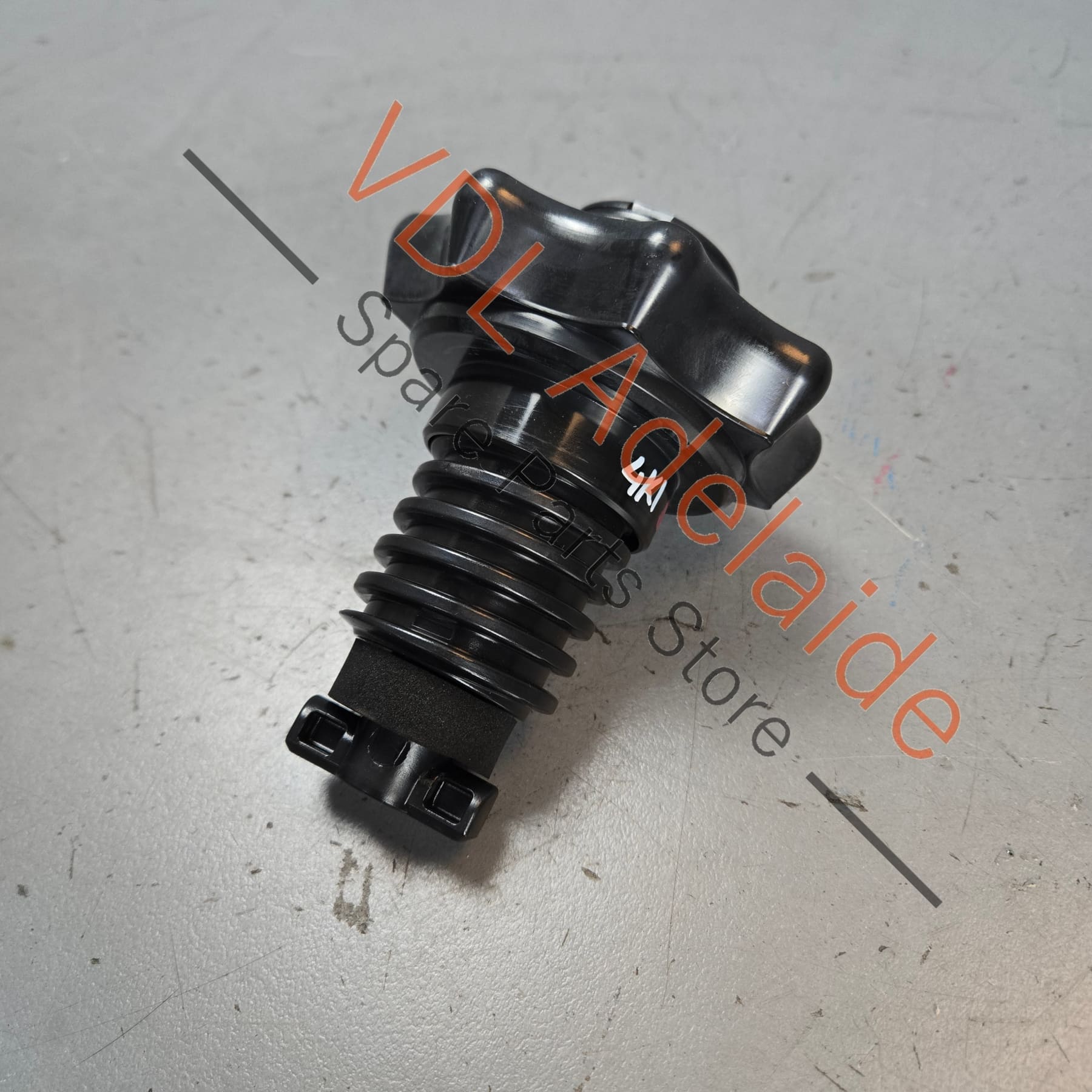 4K8803899    Audi A6 A7 A8 Spare Wheel Mounting Bolt Retaining Bracket 4K8803899