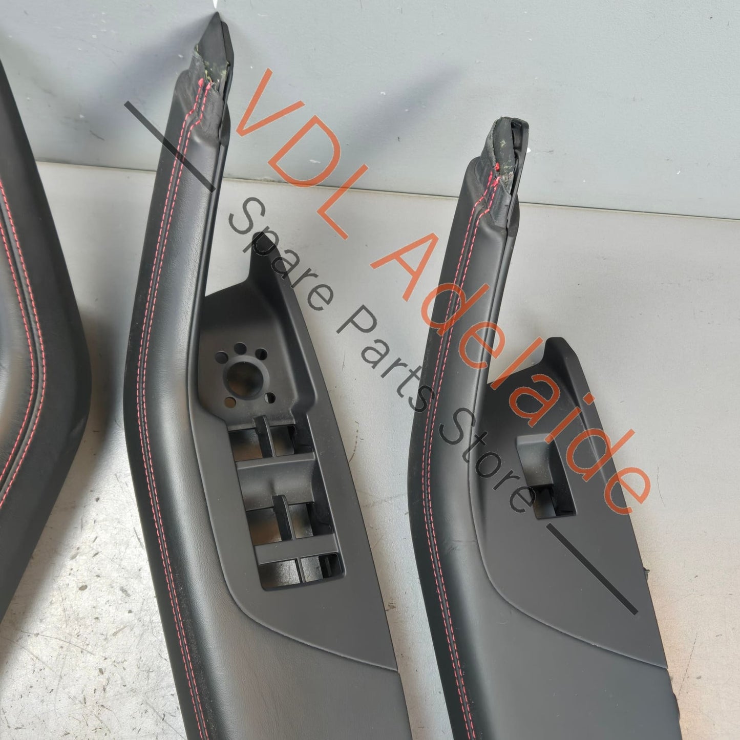 4K0867173BDWR 4K0867174BDWR 4K0867373BDWR 4K0867374BDWR Audi RS7 C8 4K Set of 4x Leather Interior Door Handles with red stitch