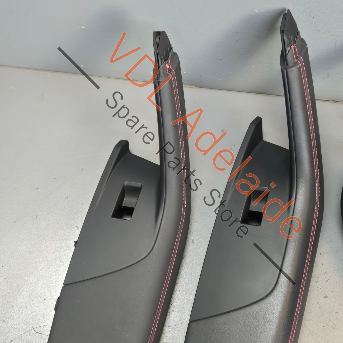 4K0867173BDWR 4K0867174BDWR 4K0867373BDWR 4K0867374BDWR Audi RS7 C8 4K Set of 4x Leather Interior Door Handles with red stitch