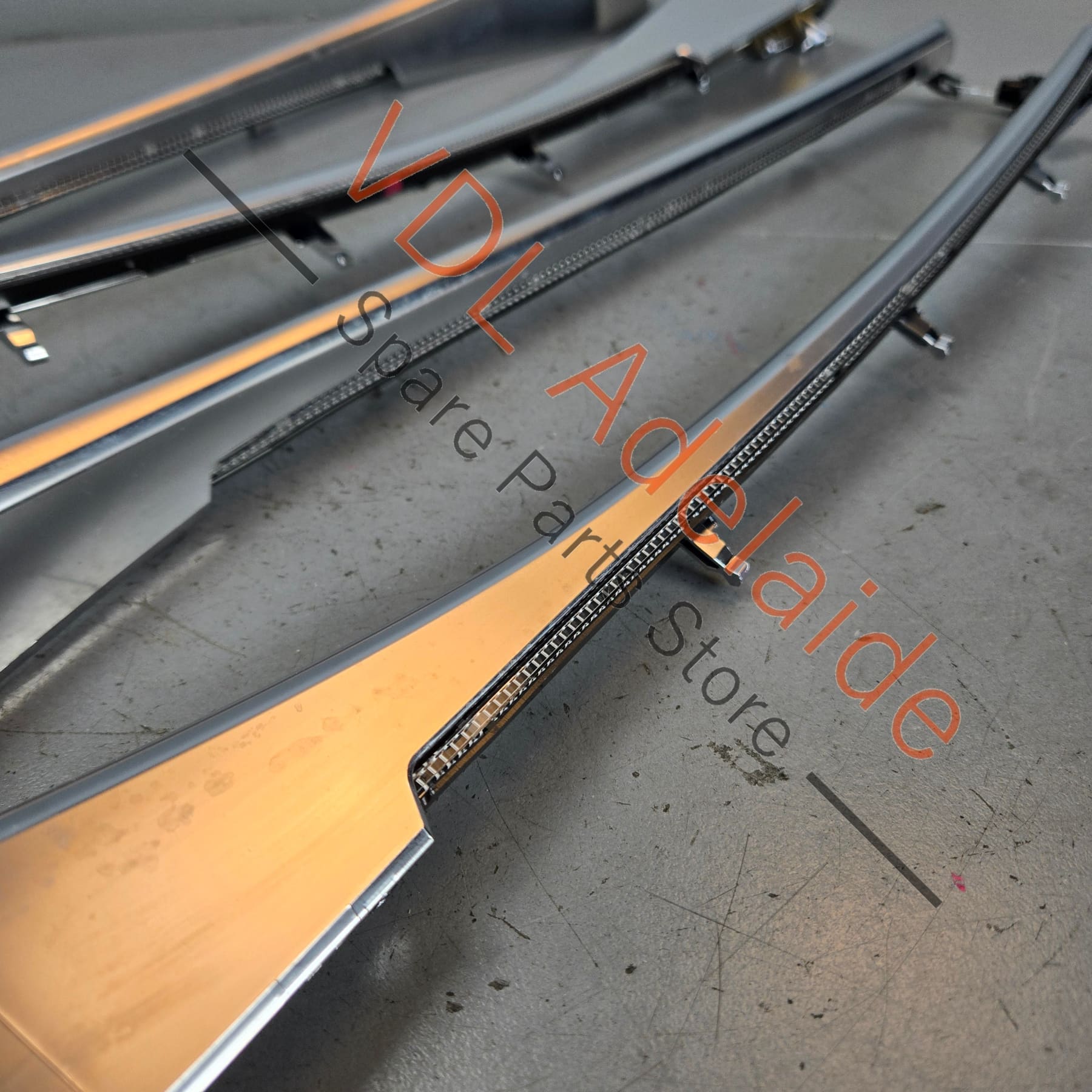 4K8867586A 4K8867585 4K8867969 4K8867970 Audi RS7 S7 A7 4K C8 Interior Door Chrome Trim and LED light strip Set for RHD models 4K8867586A