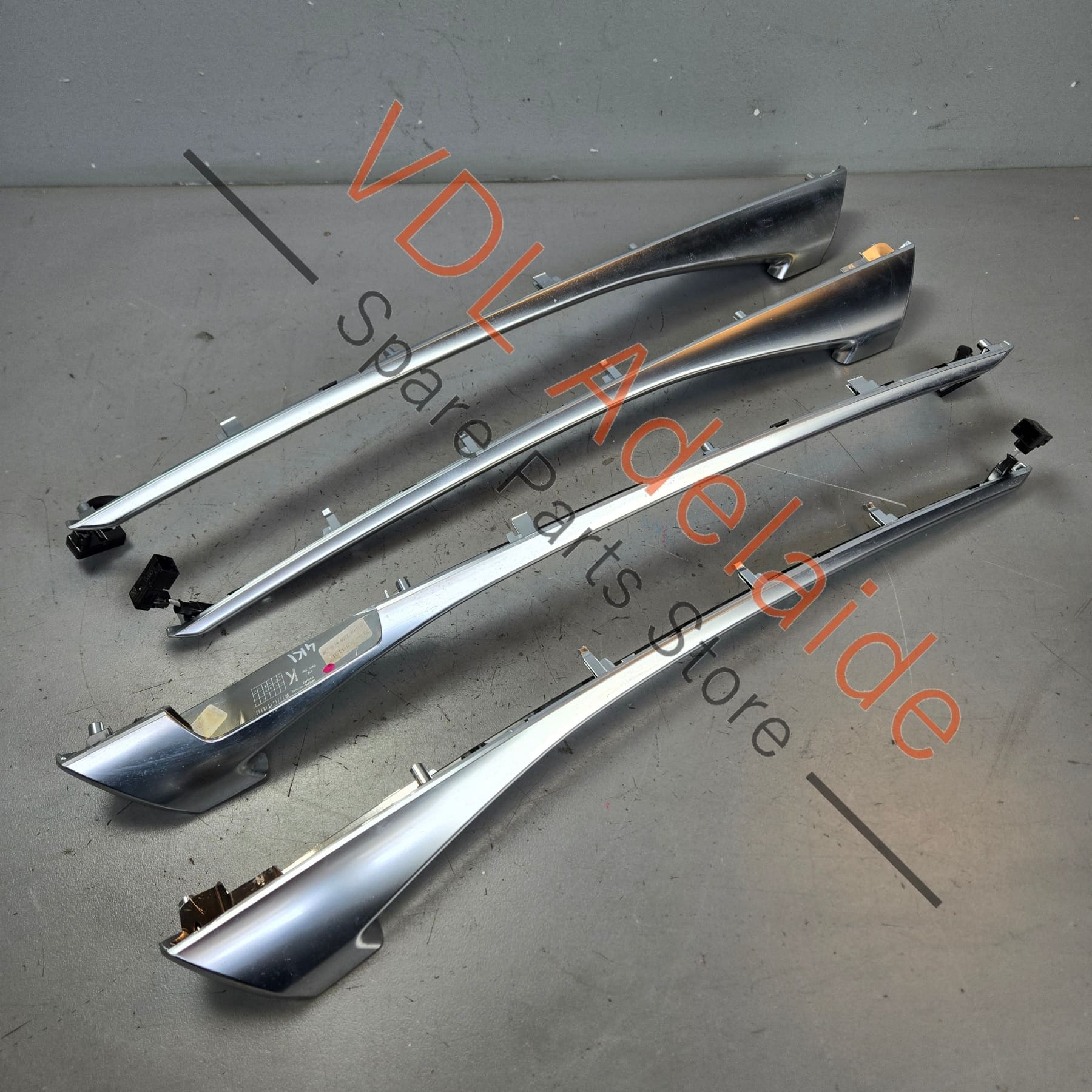 4K8867586A 4K8867585 4K8867969 4K8867970 Audi RS7 S7 A7 4K C8 Interior Door Chrome Trim and LED light strip Set for RHD models 4K8867586A