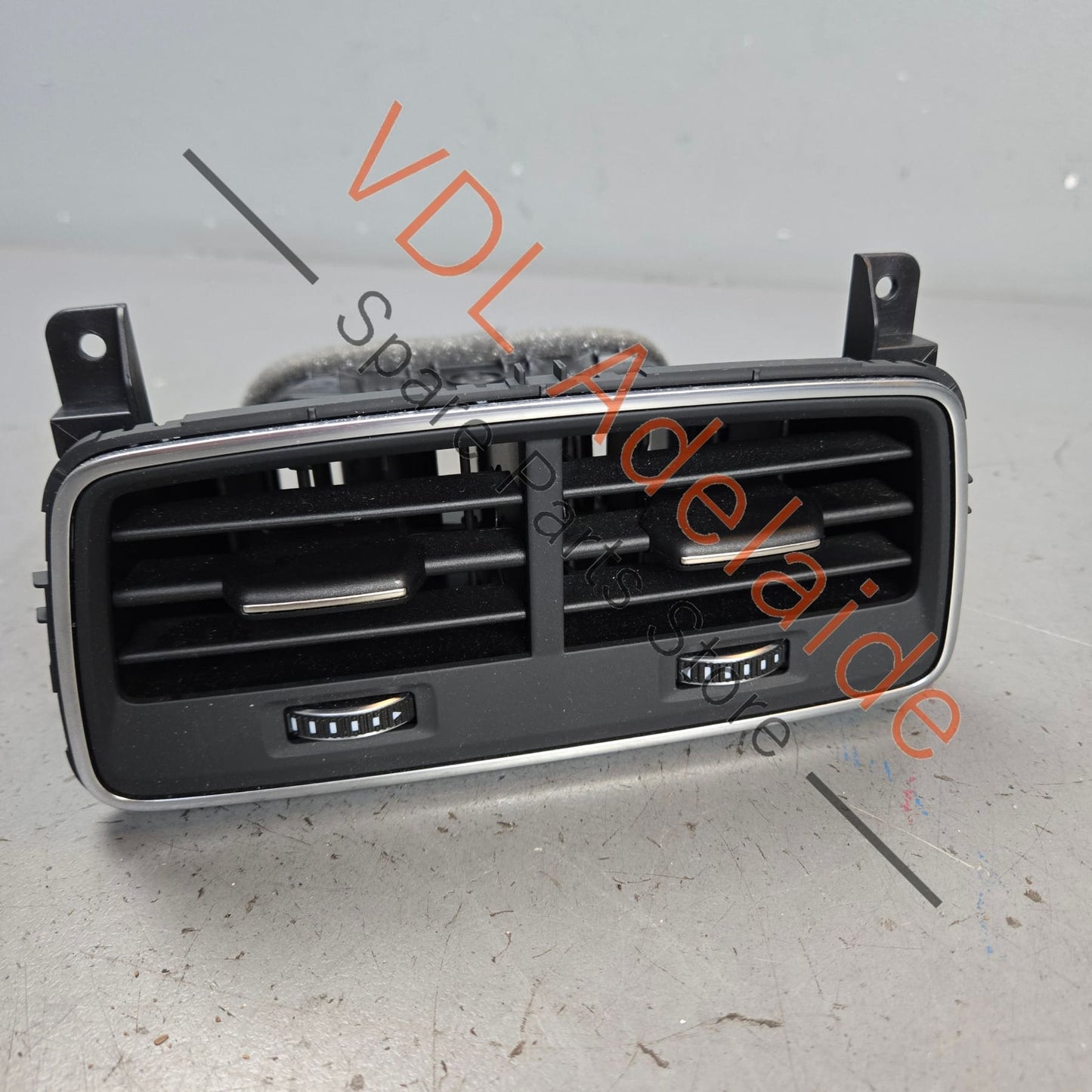 4K0819203A6PS 4K0819203A   Audi E-Tron S7 A6 A4 TT Rear Air Vent 4K0819203A 6PS
