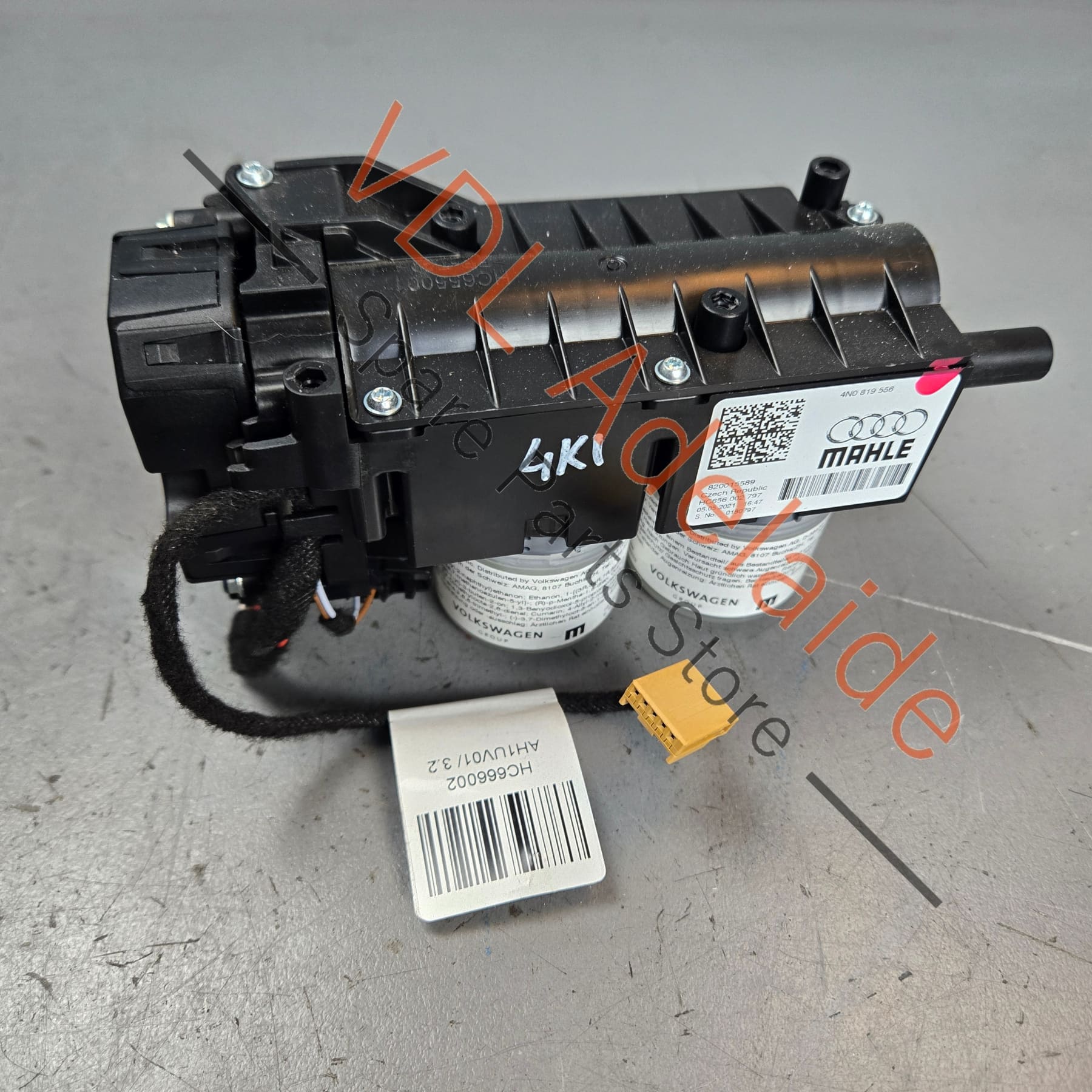 4N0819573    Audi Flacon Unit Fragrance Aroma Cabin Dispenser 4N0819573 Includes balance of fragrance