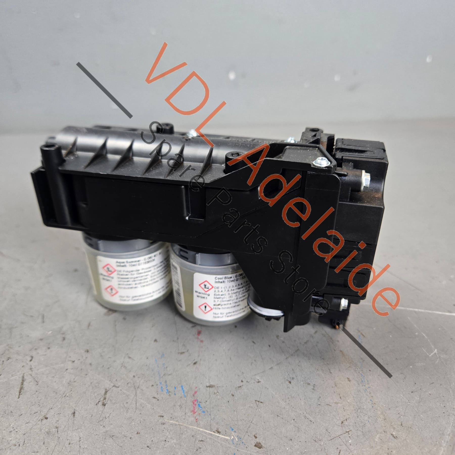 4N0819573    Audi Flacon Unit Fragrance Aroma Cabin Dispenser 4N0819573 Includes balance of fragrance