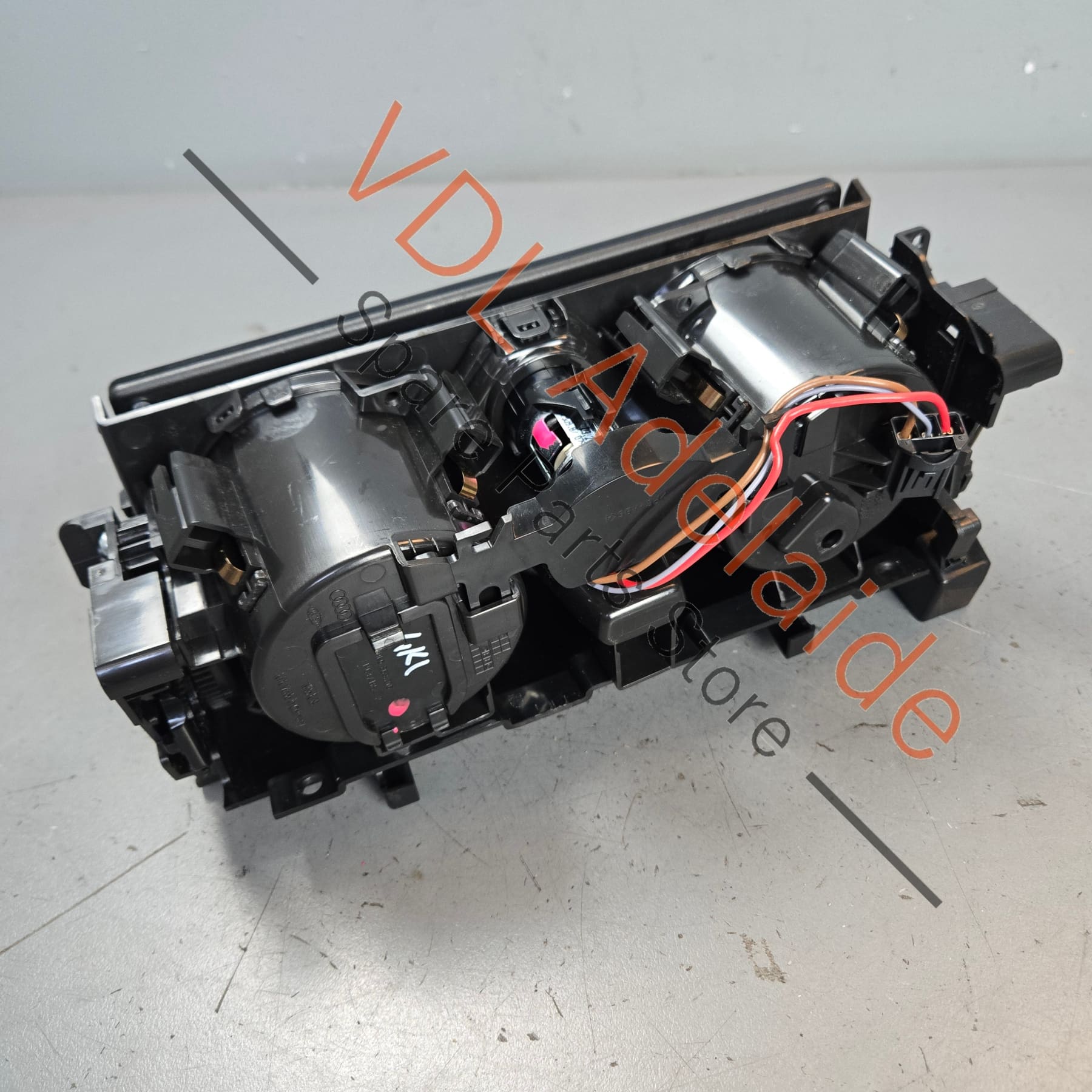 4K2862533B4PK 4K2864365MV58   Audi RS6 RS7 Centre Console Drinks Holder Cabinet w Opening Door Gloss Black 4K2862533B 4PK 4K2864365M V58