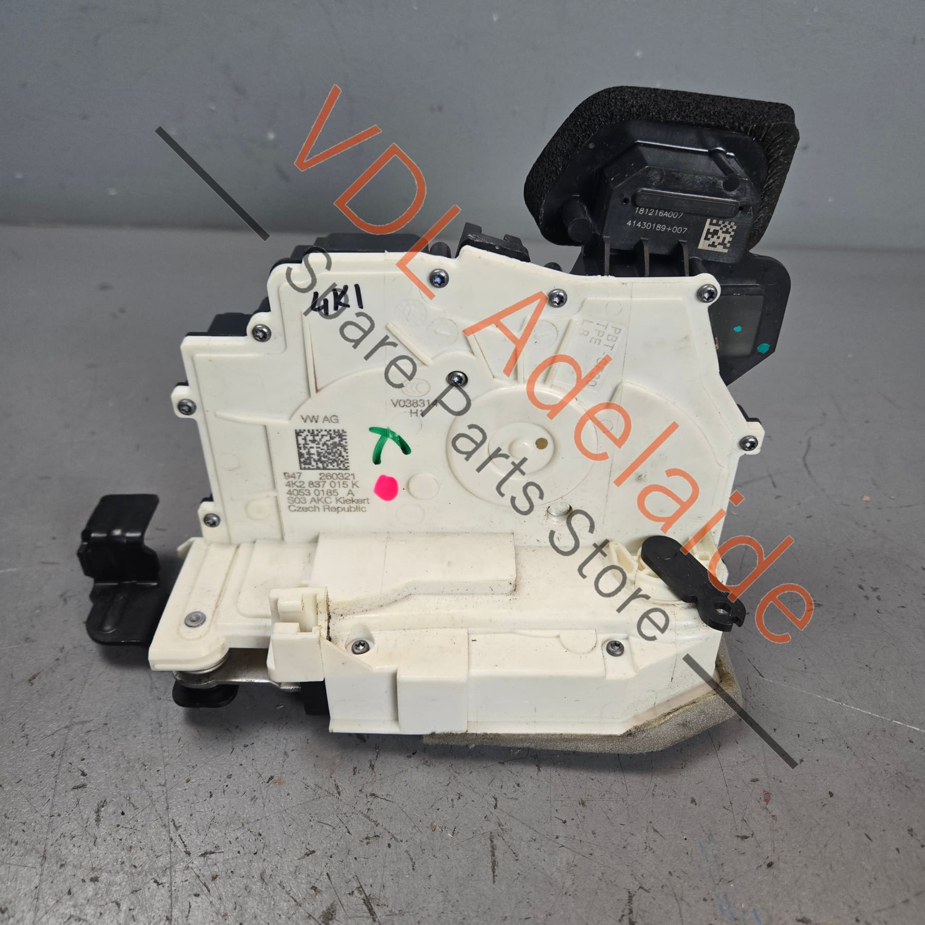 4K2837015K    Audi Q8 A7 A6 Urus Door Lock Mechanism Front Right 4K2837015K
