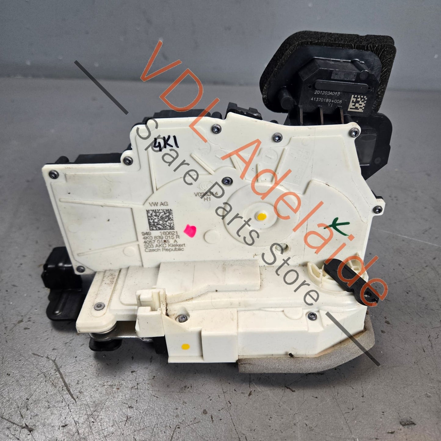 4K0839015R    Audi Q8 A7 A6 Urus Door Lock Mechanism Rear Left 4K0839015R