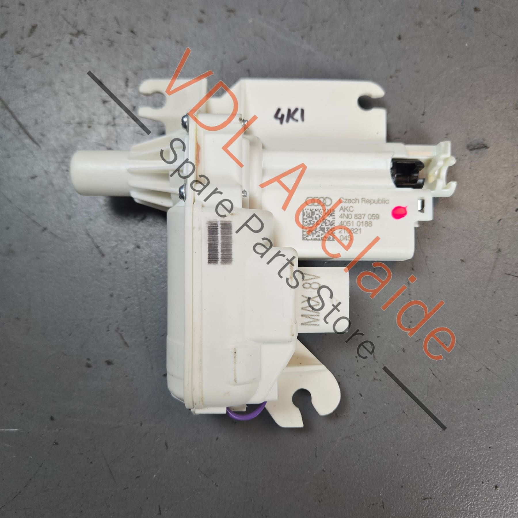 4N0837059    Audi A6 A7 Q8 Urus Left side Interior Door Lock Handle Actuator Motor 4N0837059