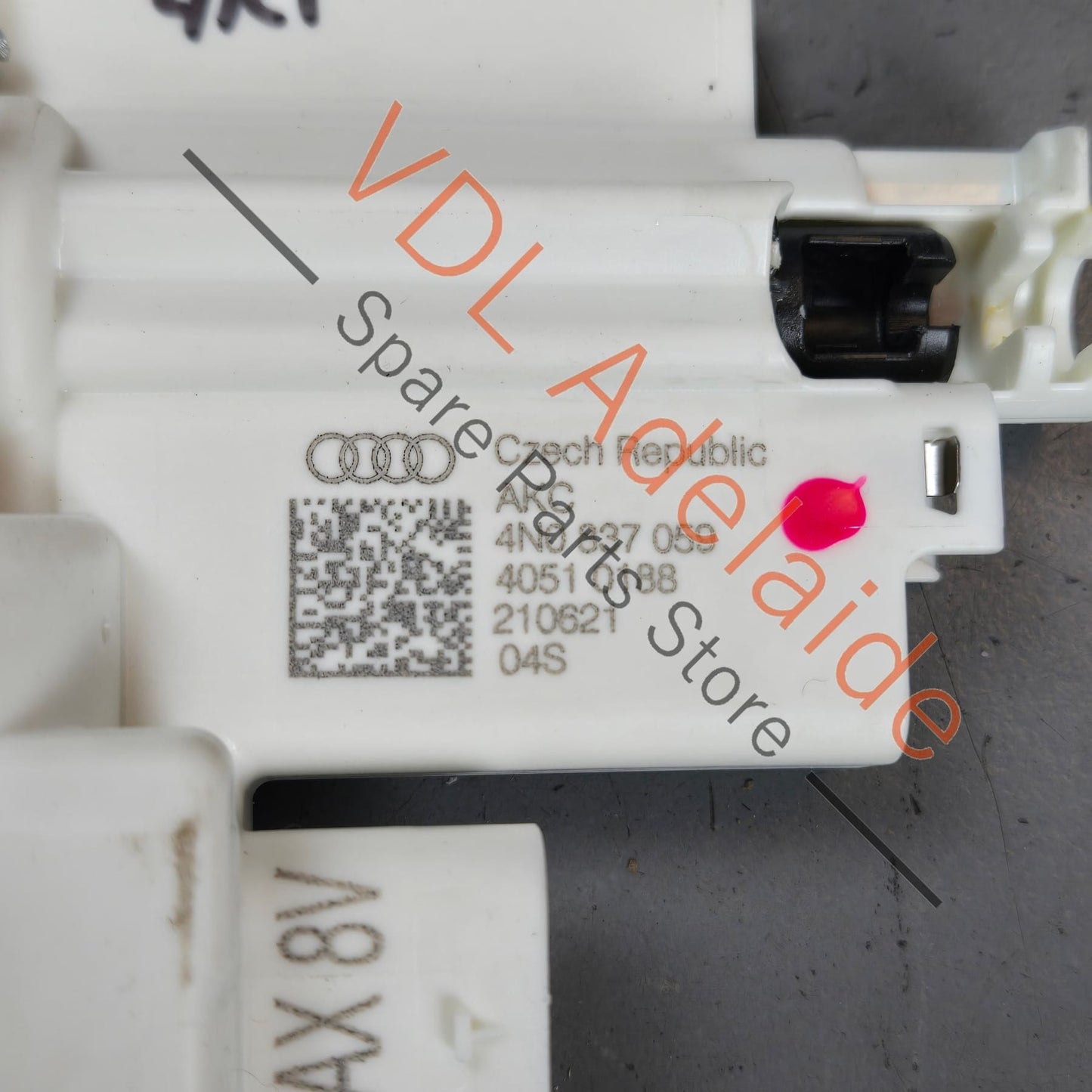 4N0837059    Audi A6 A7 Q8 Urus Left side Interior Door Lock Handle Actuator Motor 4N0837059