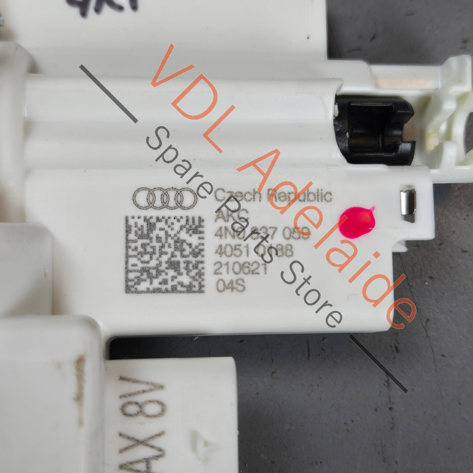 4N0837059    Audi A6 A7 Q8 Urus Left side Interior Door Lock Handle Actuator Motor 4N0837059