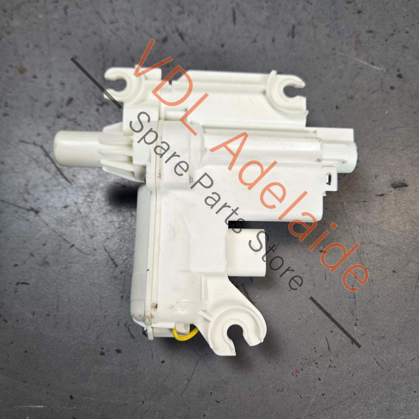 4N0837060    Audi A6 A7 Q8 Urus Right side Interior Door Lock Handle Actuator Motor 4N0837060