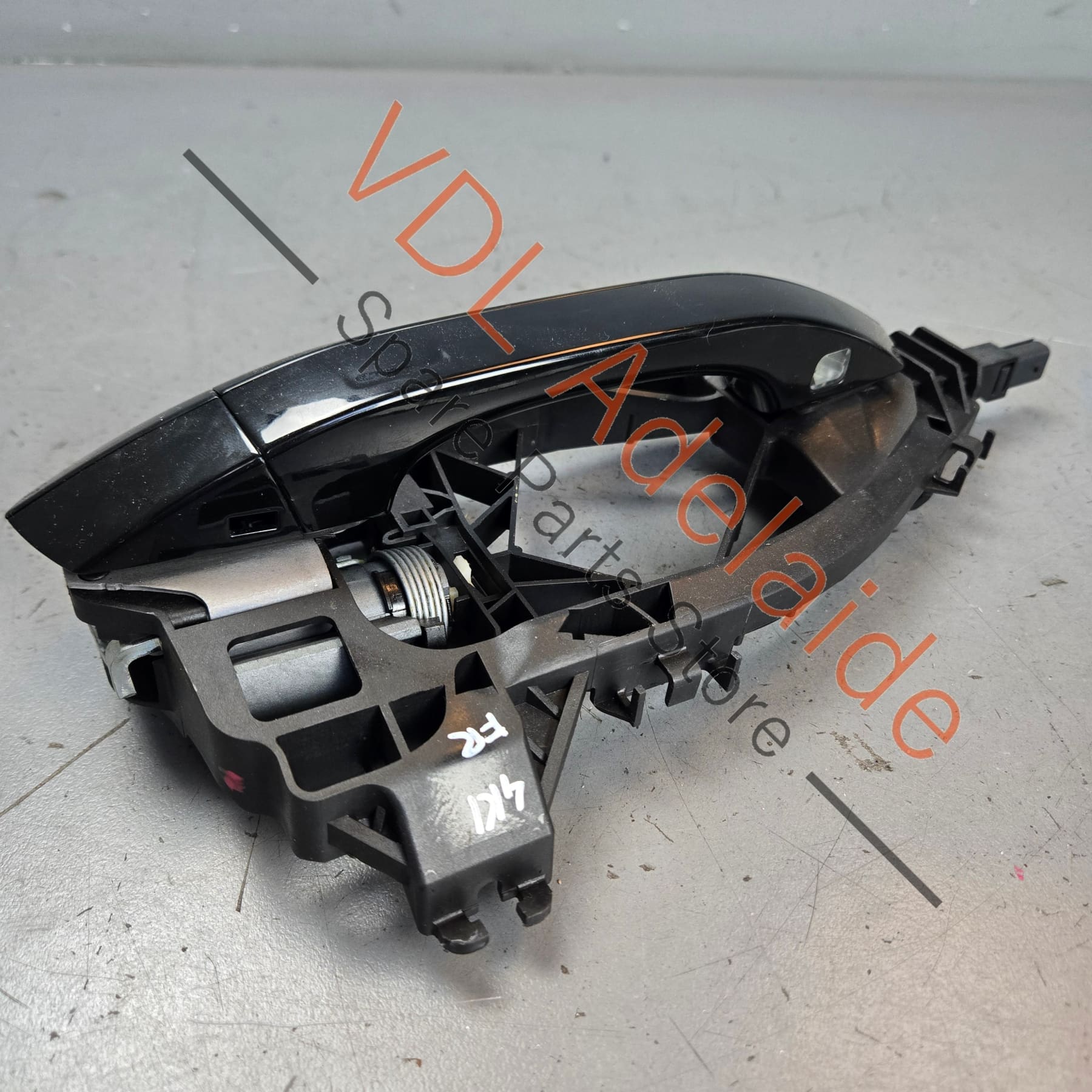 4N0927754 4N2837812B 4N0837208AGRU  Audi Right Side Drivers Door Handle with Keyless Sensor 4N0927754 4N0837208A GRU 4N2837812B
