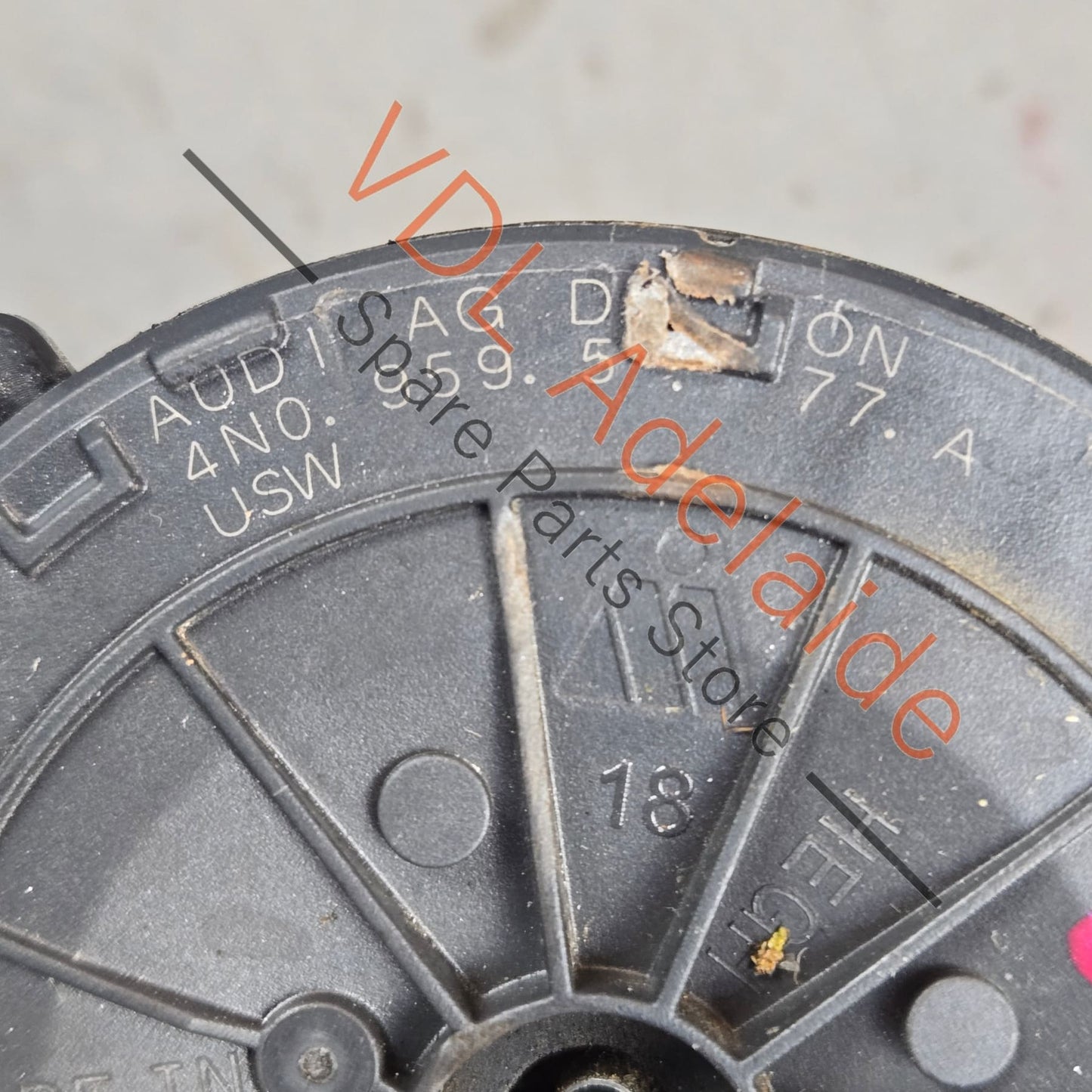 4N0959577A    Audi A6 A7 A8 Etron Left Mirror Adjustment Motor 4N0959577A