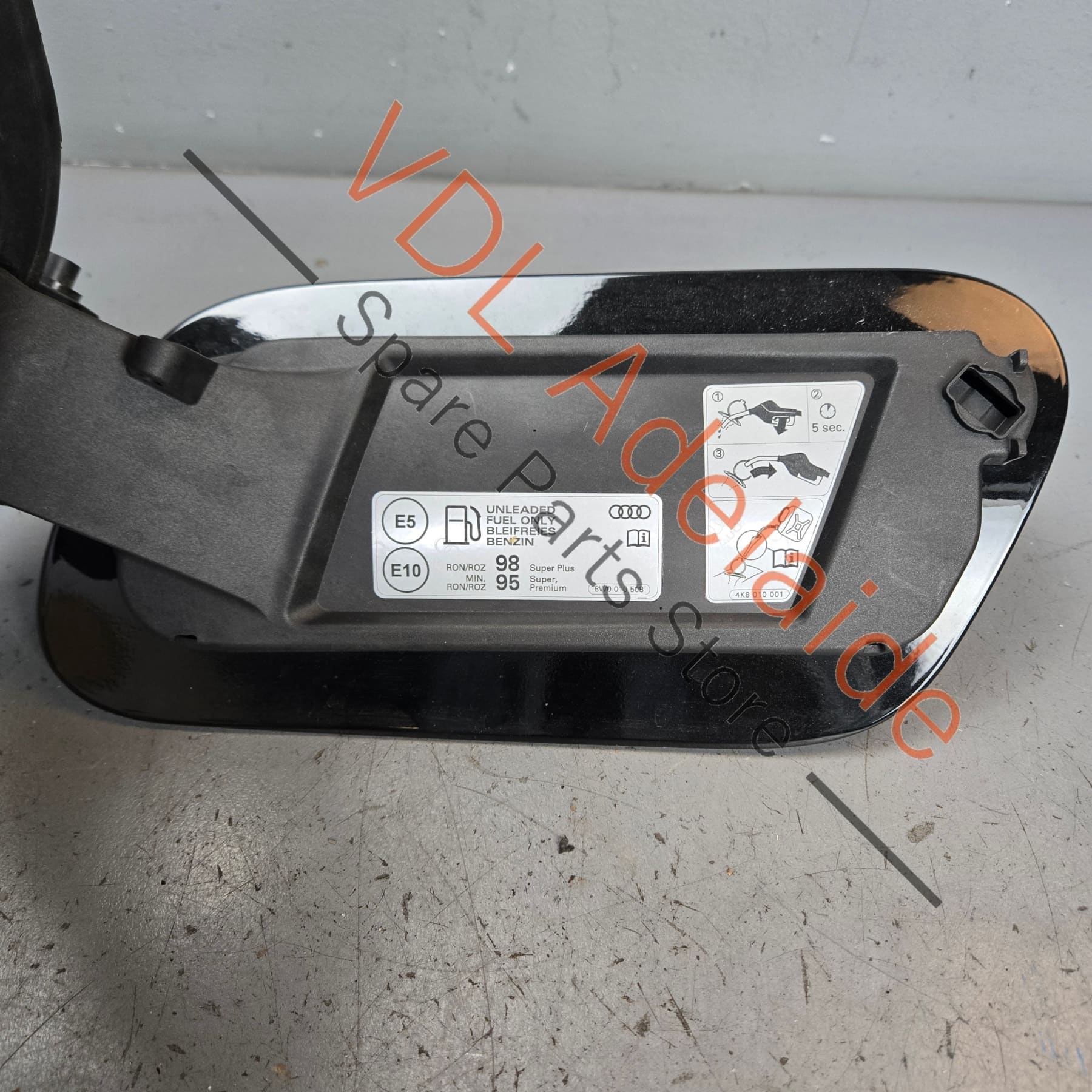 4K8809906B    Audi A7 S7 RS7 Fuel Filler Door Flap 4K8809907 Mythos Black 0E / Y9T