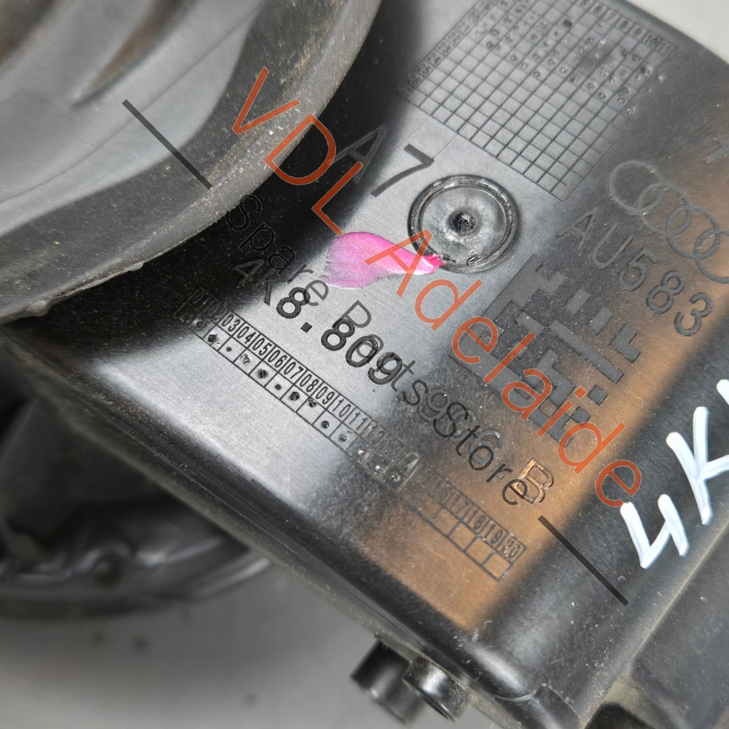 4K8809906B    Audi A7 S7 RS7 Fuel Filler Door Flap 4K8809907 Mythos Black 0E / Y9T